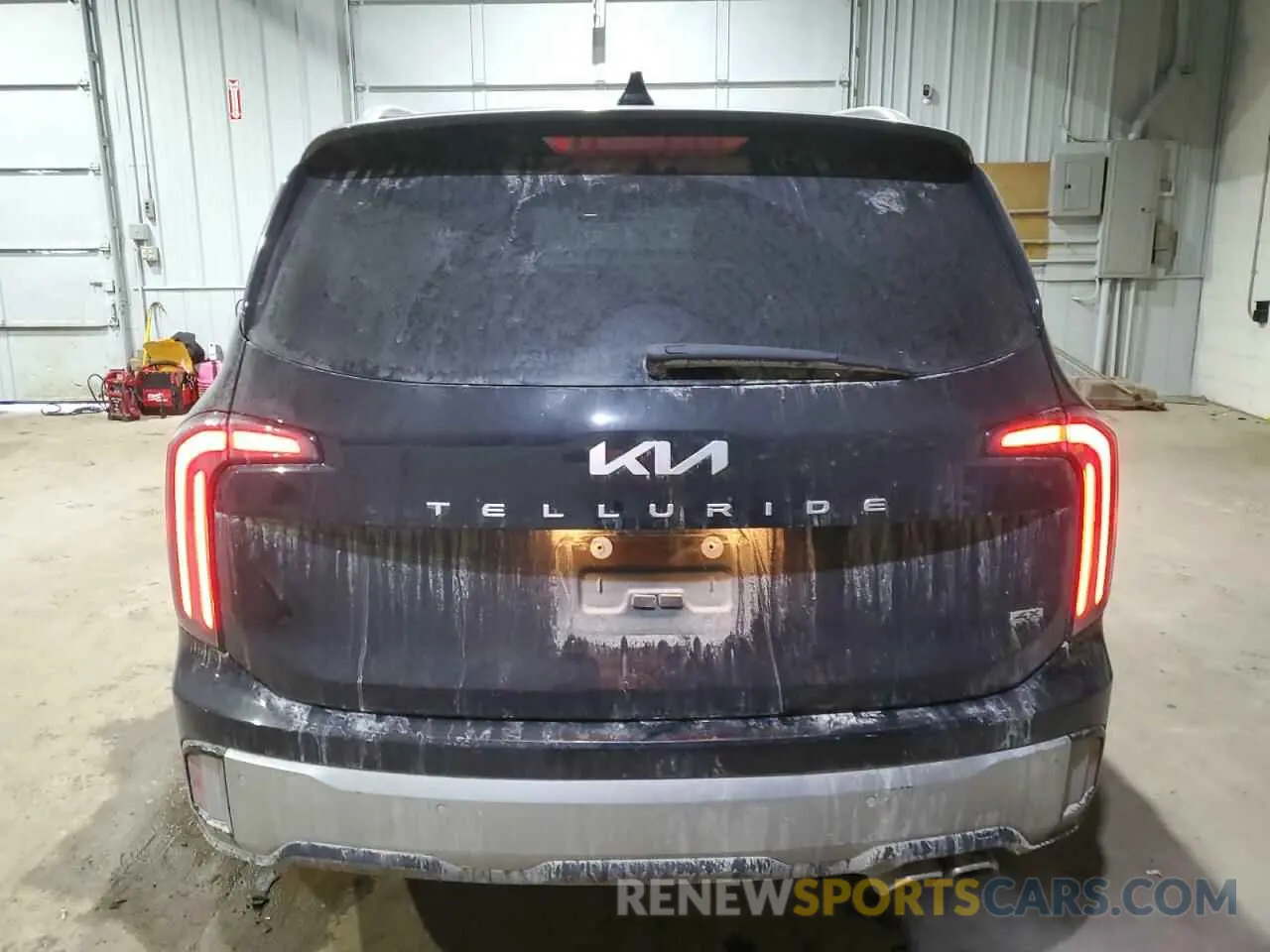 6 Photograph of a damaged car 5XYP5DGC7PG338443 KIA TELLURIDE 2023