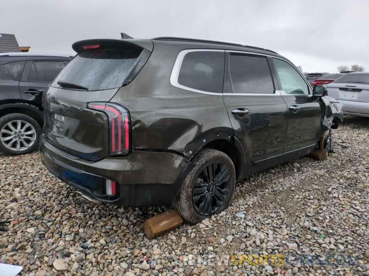 3 Photograph of a damaged car 5XYP5DGC8PG333753 KIA TELLURIDE 2023