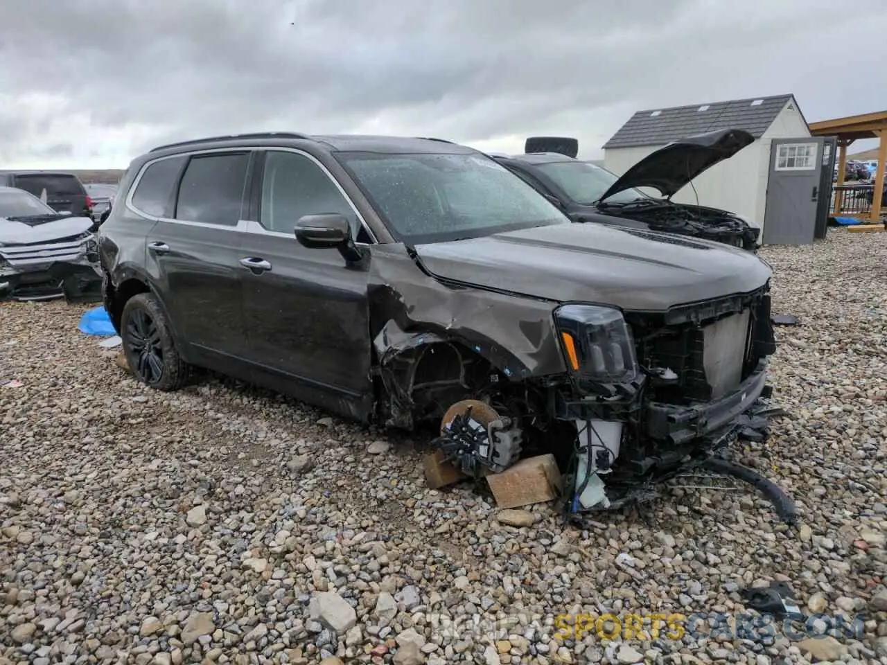 4 Photograph of a damaged car 5XYP5DGC8PG333753 KIA TELLURIDE 2023