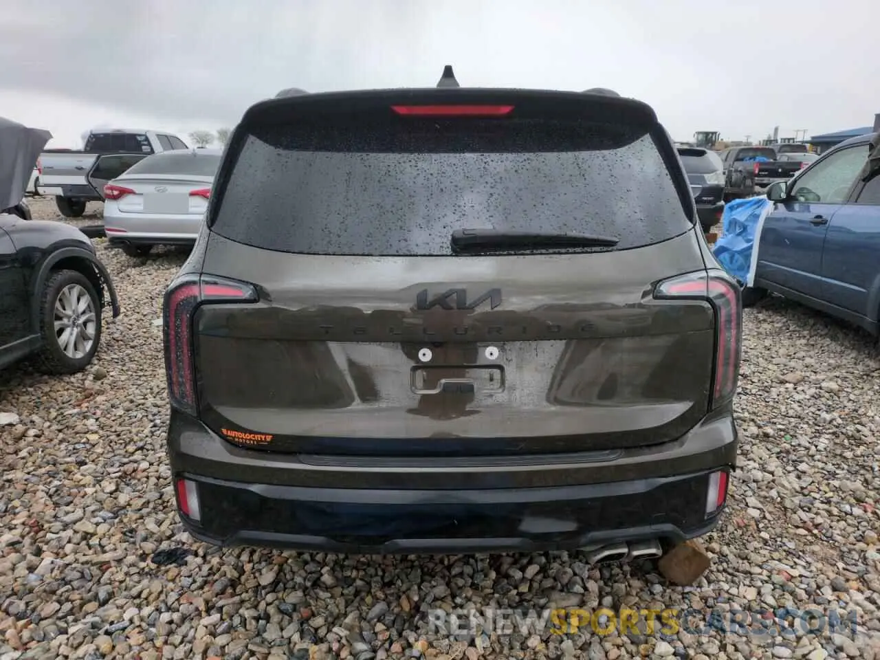 6 Photograph of a damaged car 5XYP5DGC8PG333753 KIA TELLURIDE 2023
