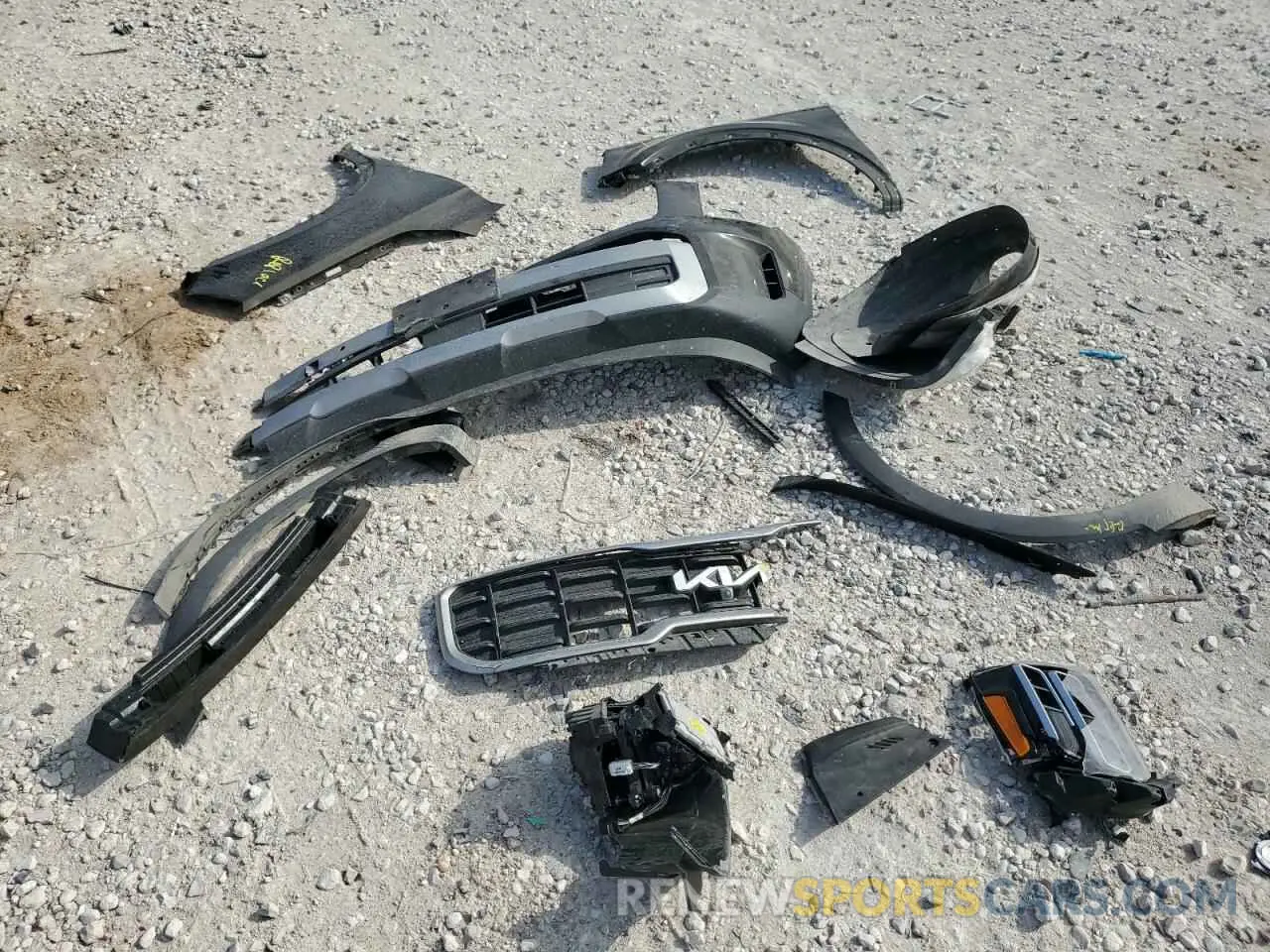 13 Photograph of a damaged car 5XYP5DGC8PG368339 KIA TELLURIDE 2023