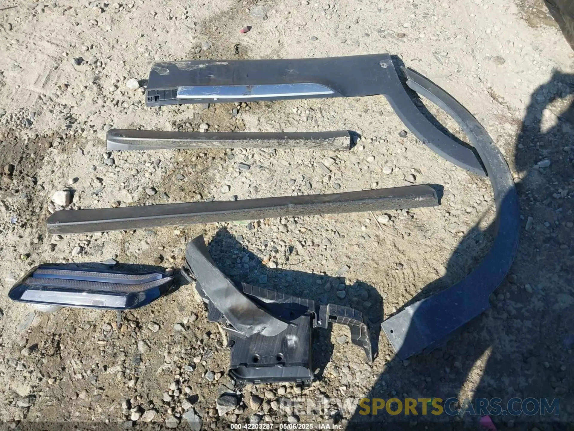 12 Photograph of a damaged car 5XYP64GC0PG365299 KIA TELLURIDE 2023