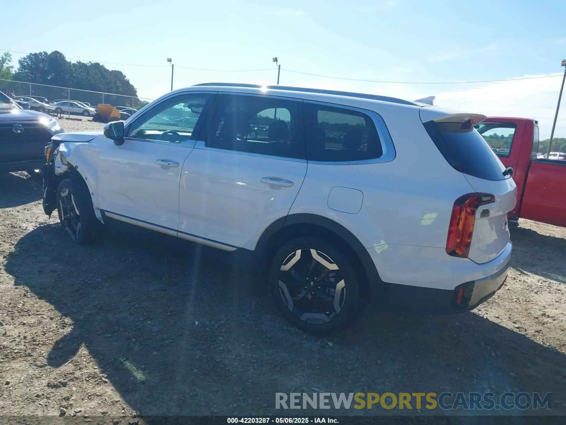 3 Photograph of a damaged car 5XYP64GC0PG365299 KIA TELLURIDE 2023