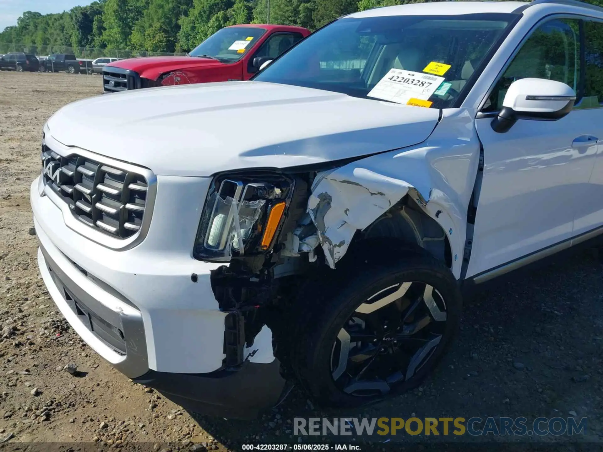 6 Photograph of a damaged car 5XYP64GC0PG365299 KIA TELLURIDE 2023