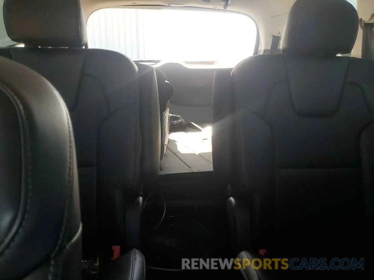 10 Photograph of a damaged car 5XYP64GC0PG370308 KIA TELLURIDE 2023
