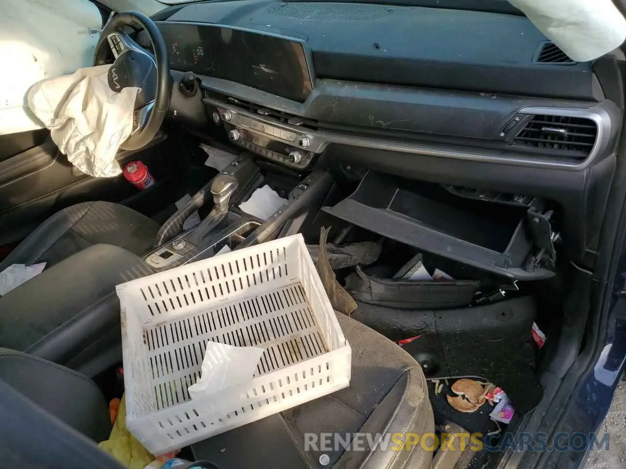 8 Photograph of a damaged car 5XYP64GC0PG383642 KIA TELLURIDE 2023