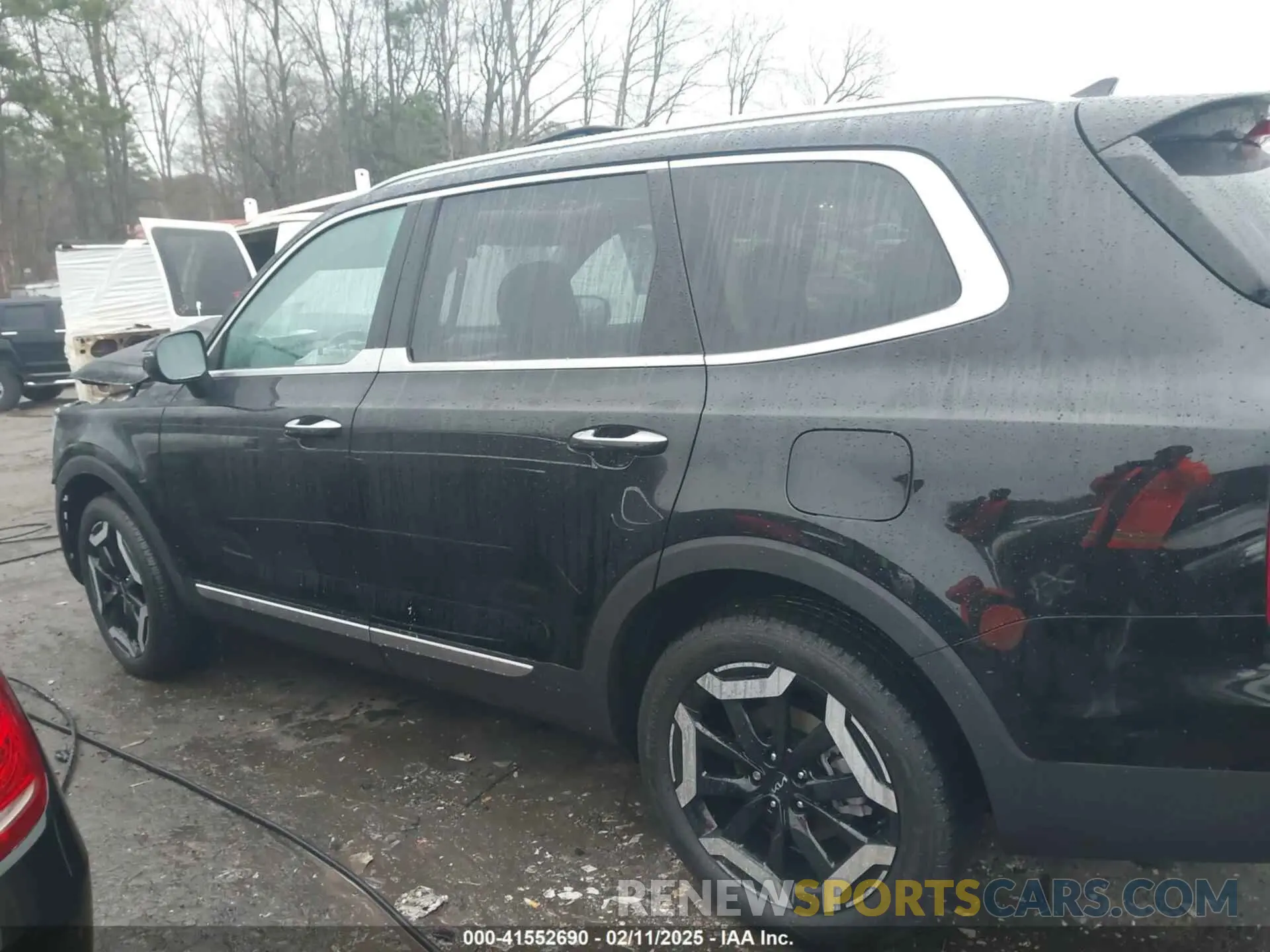 13 Photograph of a damaged car 5XYP64GC4PG366682 KIA TELLURIDE 2023