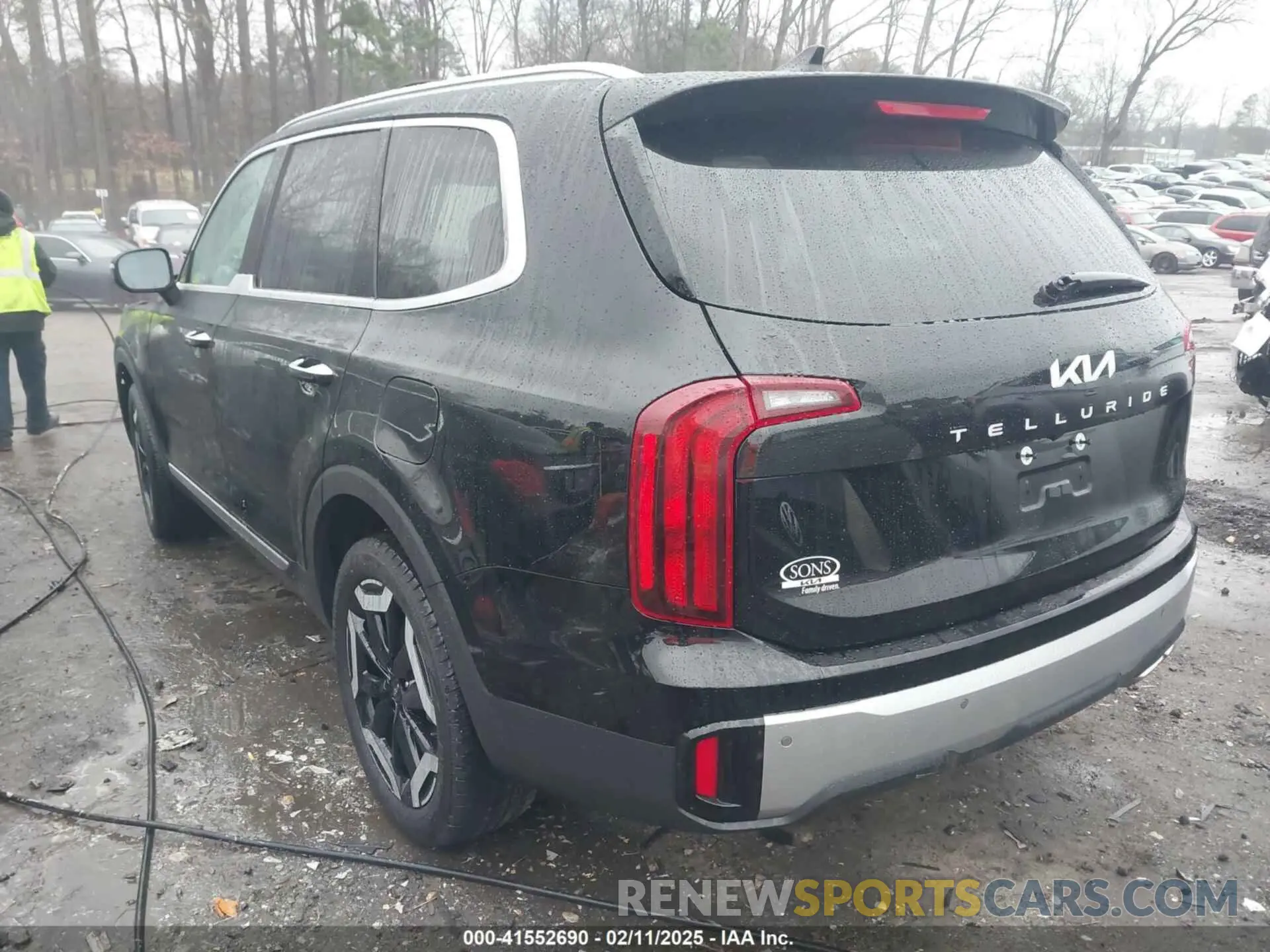 3 Photograph of a damaged car 5XYP64GC4PG366682 KIA TELLURIDE 2023