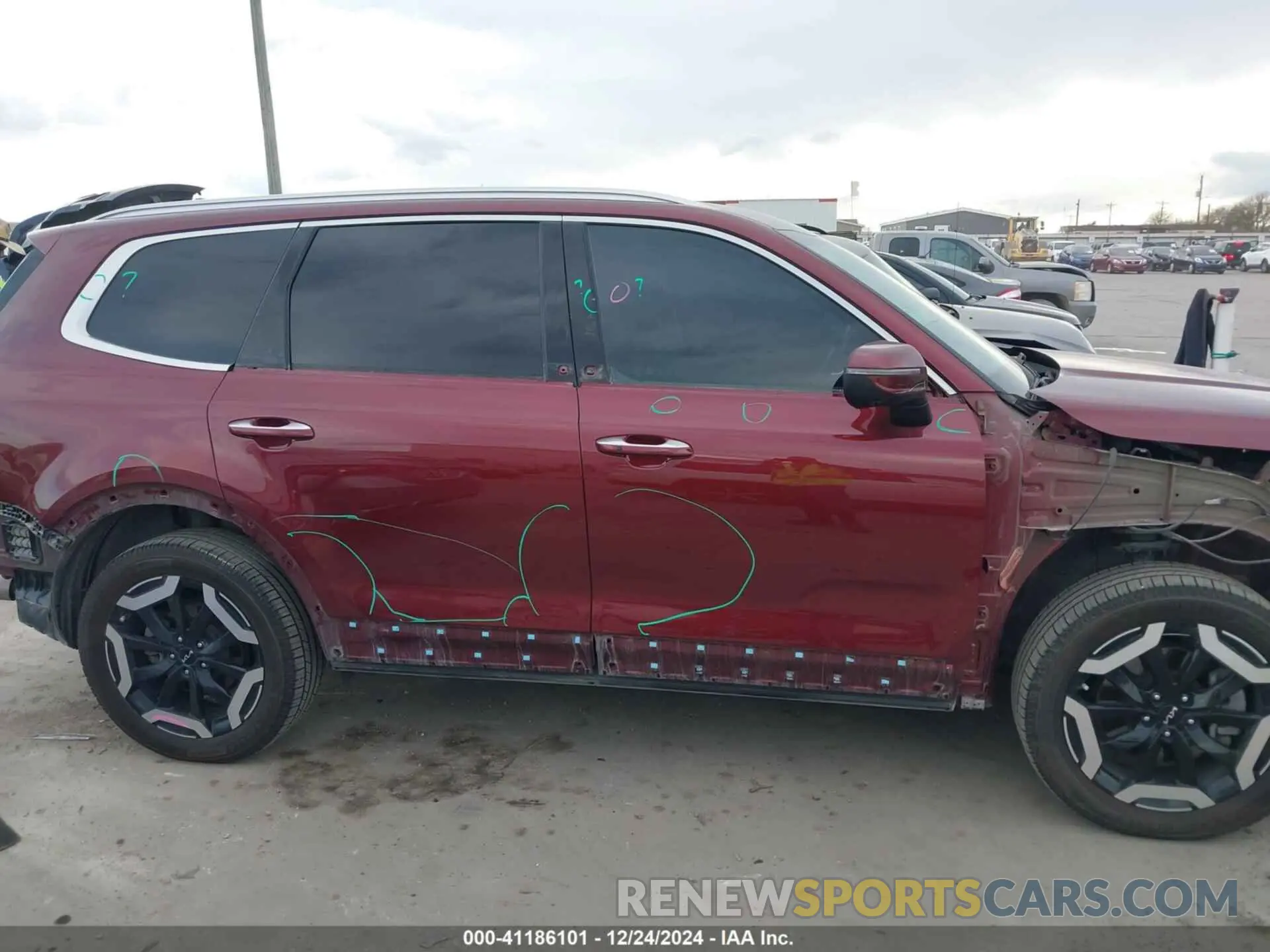 14 Photograph of a damaged car 5XYP64GC9PG330809 KIA TELLURIDE 2023