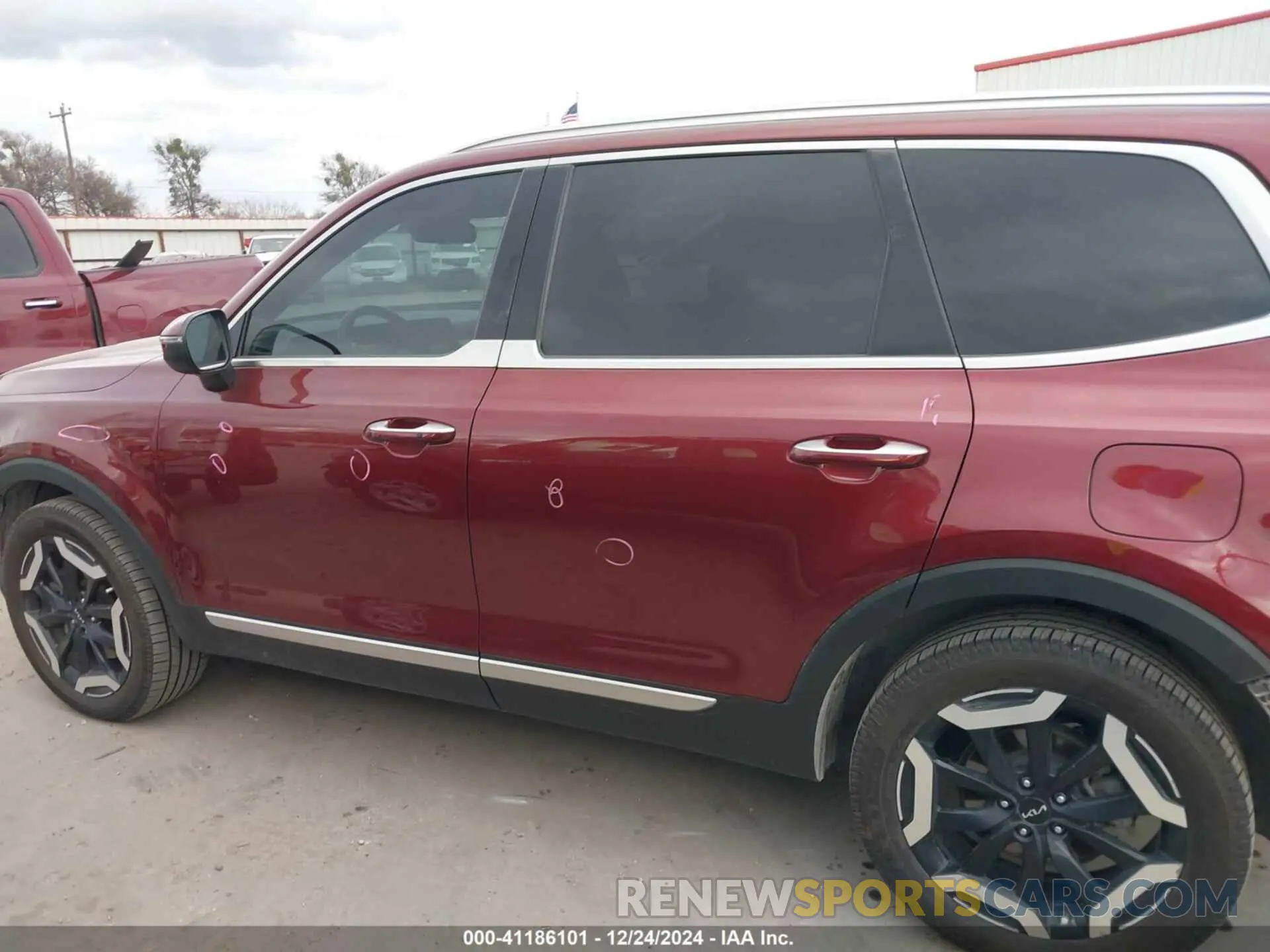 15 Photograph of a damaged car 5XYP64GC9PG330809 KIA TELLURIDE 2023