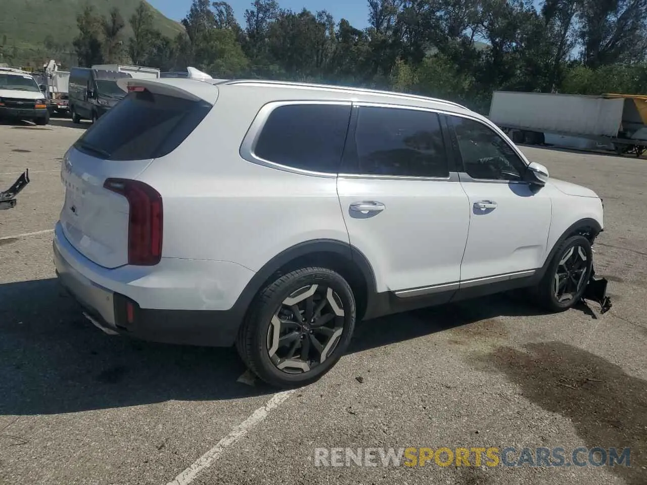 3 Photograph of a damaged car 5XYP64GC9PG346105 KIA TELLURIDE 2023