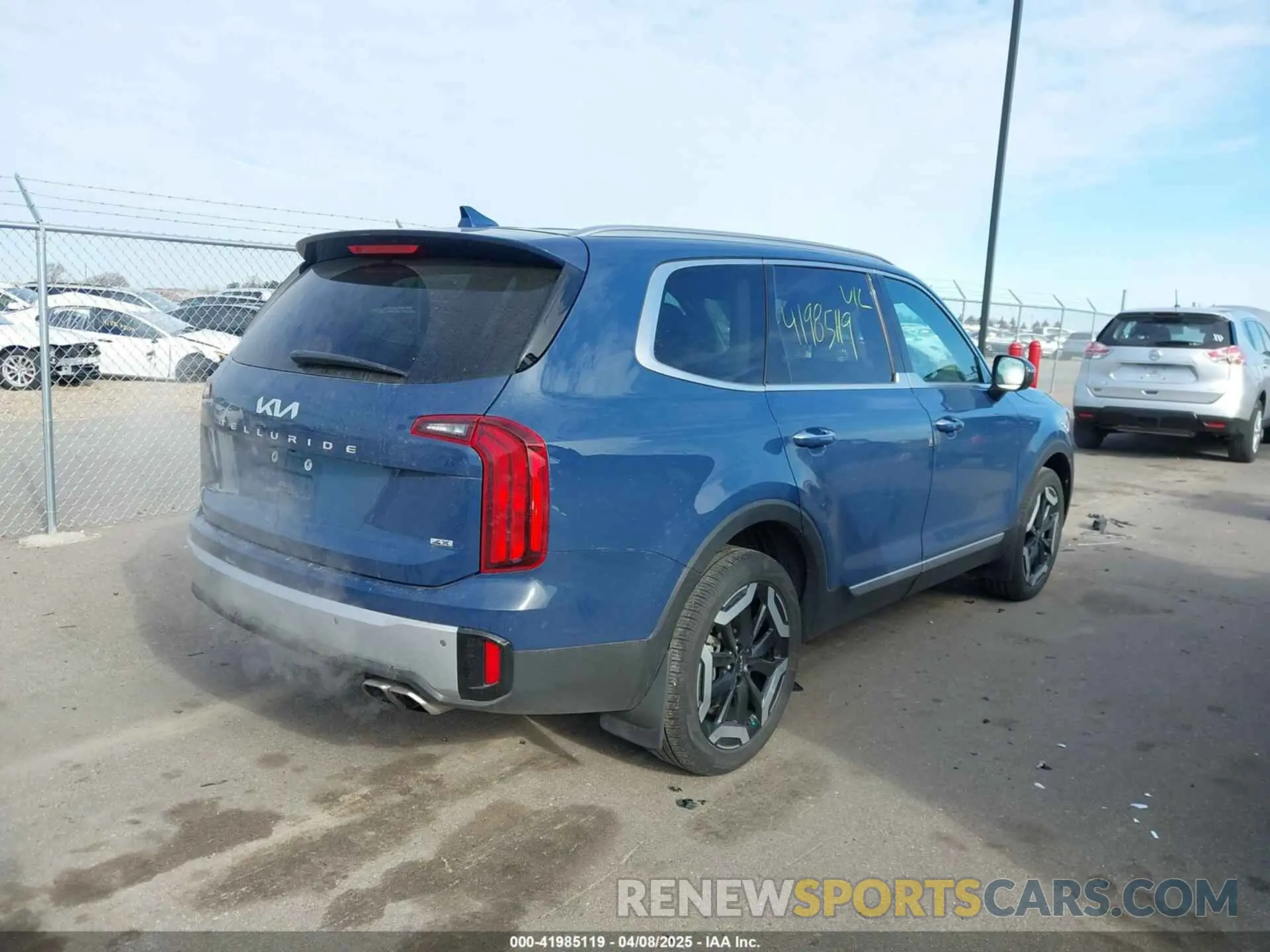 4 Photograph of a damaged car 5XYP6DGC1PG348835 KIA TELLURIDE 2023