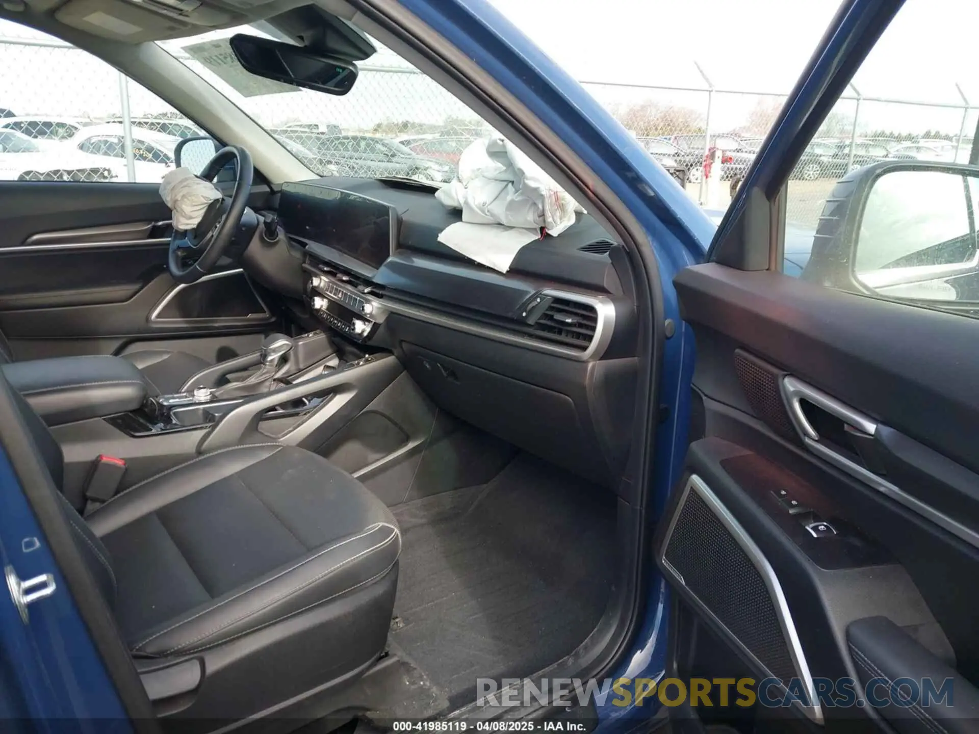 5 Photograph of a damaged car 5XYP6DGC1PG348835 KIA TELLURIDE 2023