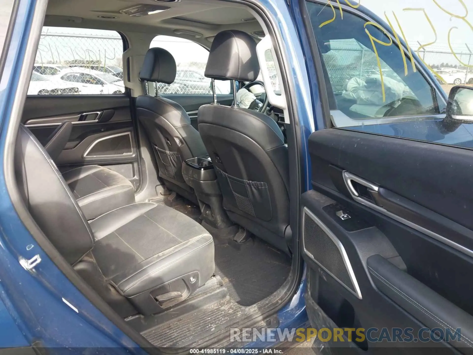8 Photograph of a damaged car 5XYP6DGC1PG348835 KIA TELLURIDE 2023