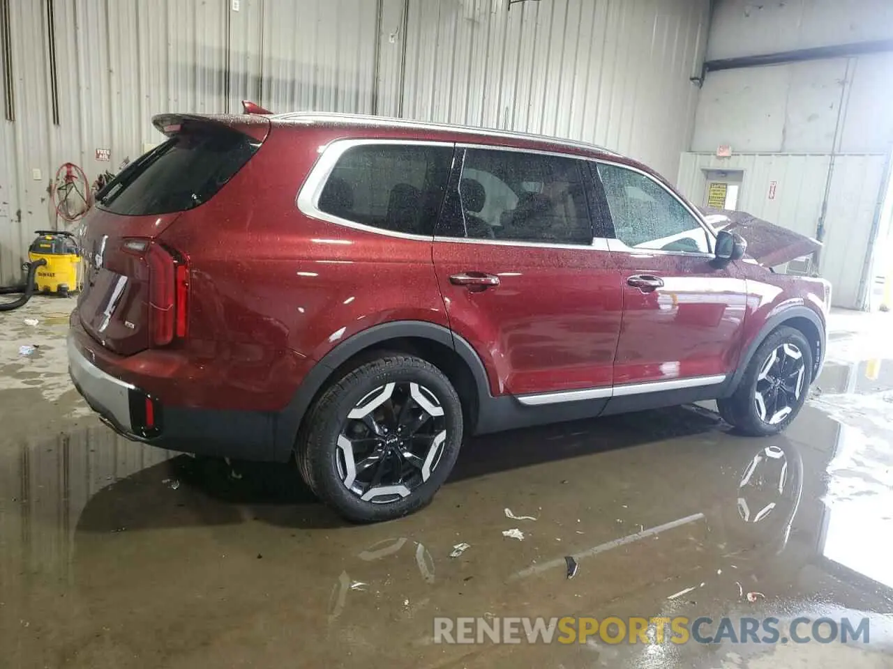 3 Photograph of a damaged car 5XYP6DGC1PG400495 KIA TELLURIDE 2023