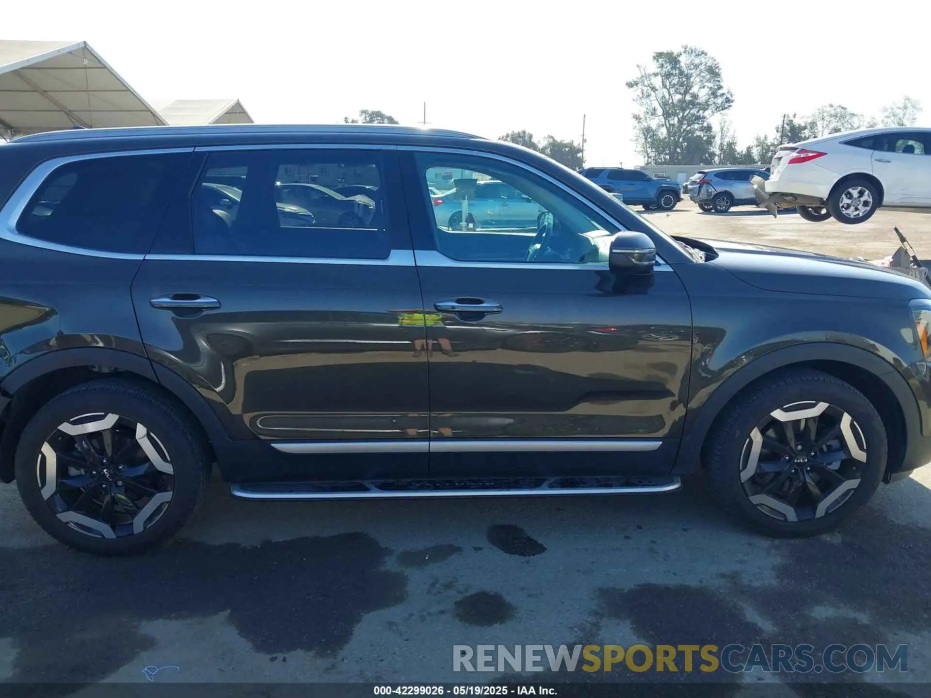 13 Photograph of a damaged car 5XYP6DGC2PG387093 KIA TELLURIDE 2023