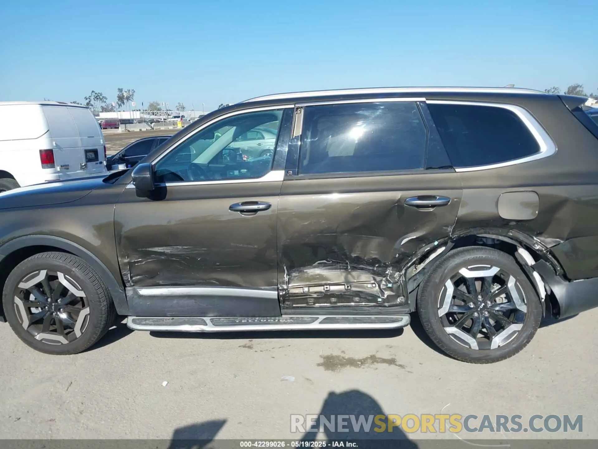 14 Photograph of a damaged car 5XYP6DGC2PG387093 KIA TELLURIDE 2023