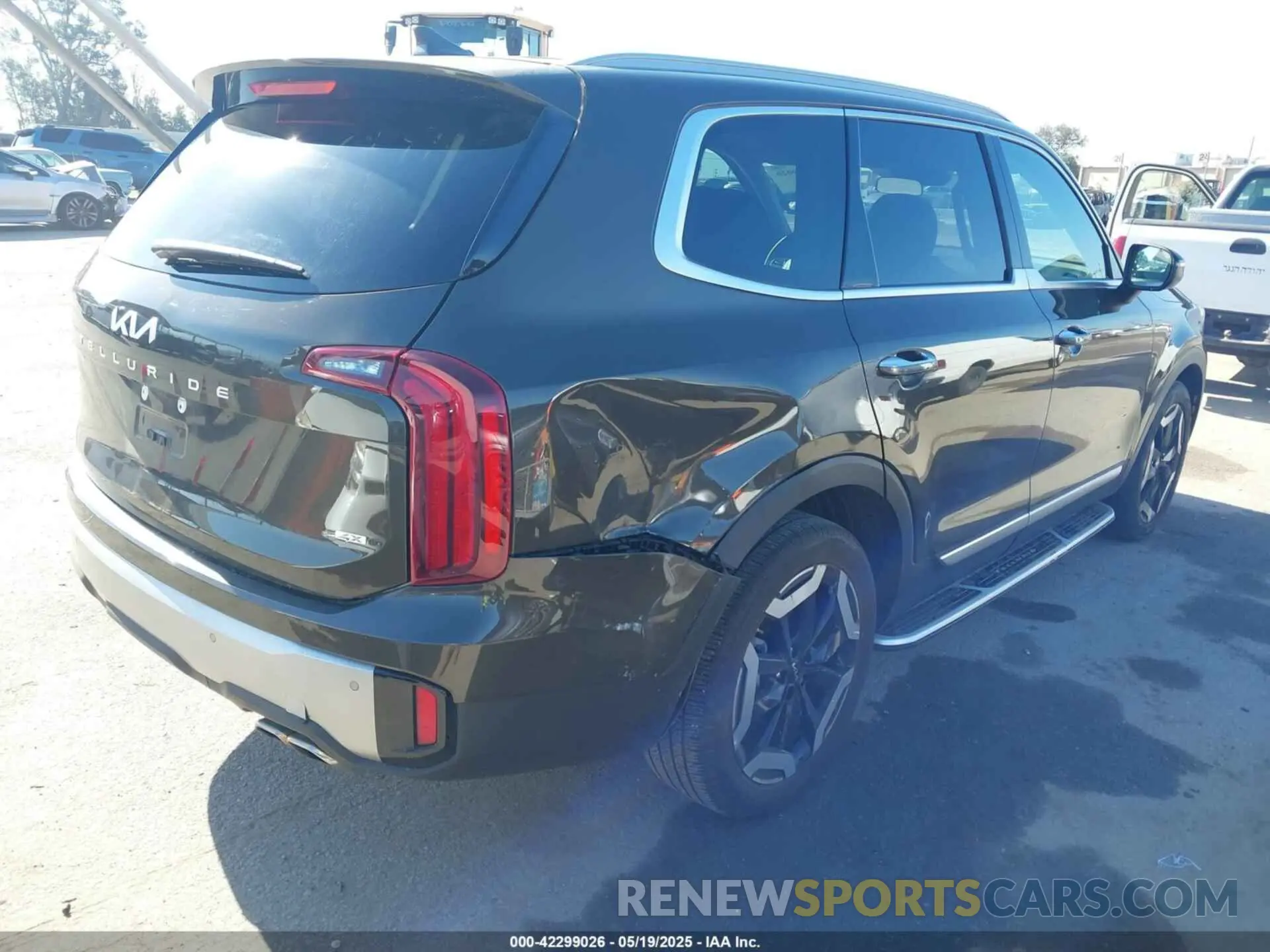 4 Photograph of a damaged car 5XYP6DGC2PG387093 KIA TELLURIDE 2023