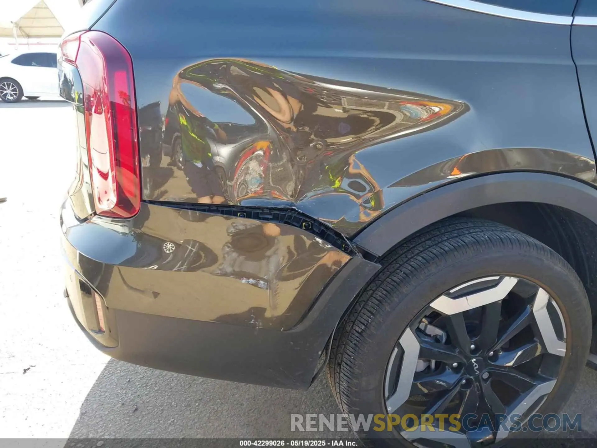 6 Photograph of a damaged car 5XYP6DGC2PG387093 KIA TELLURIDE 2023