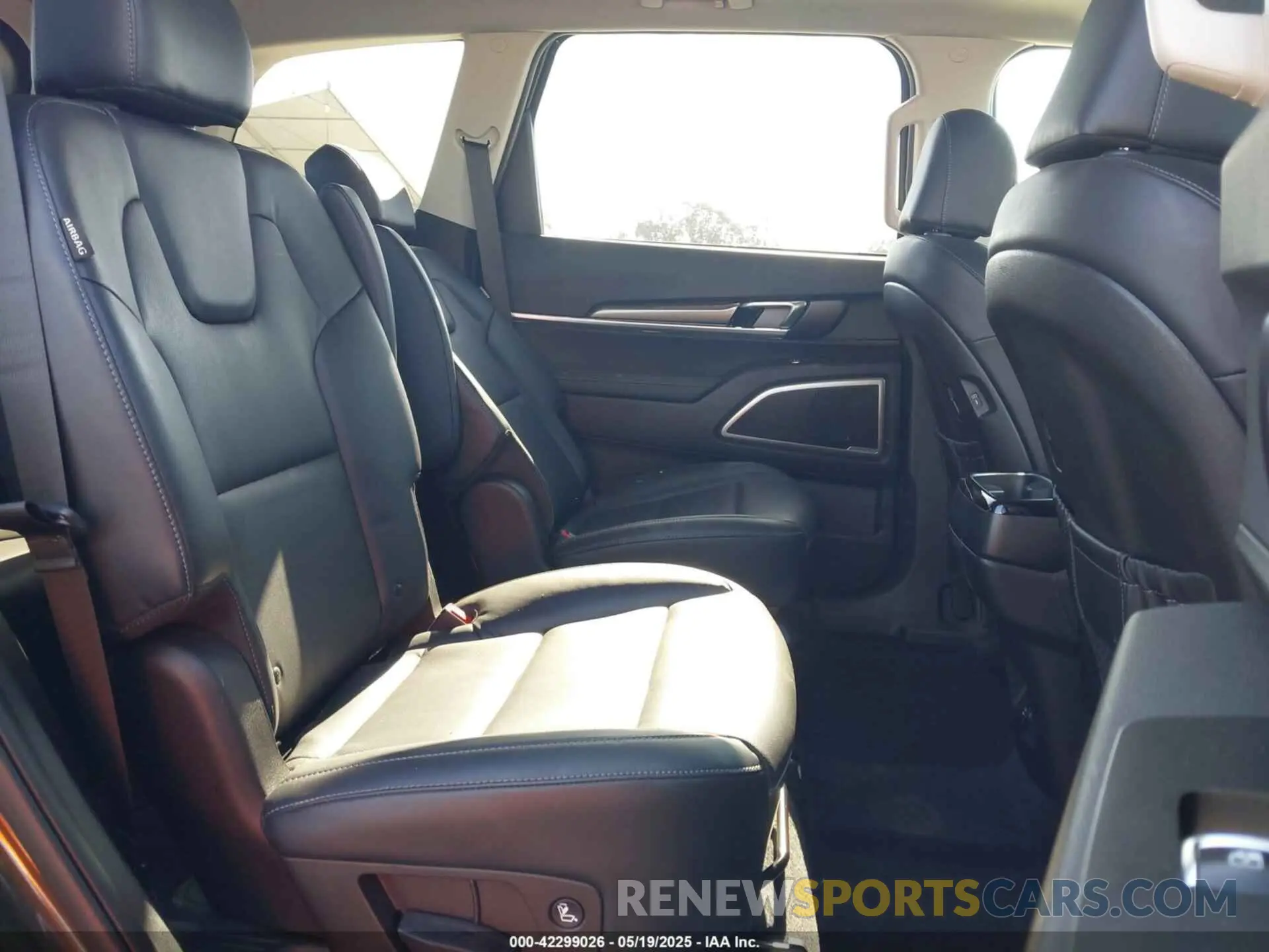 8 Photograph of a damaged car 5XYP6DGC2PG387093 KIA TELLURIDE 2023