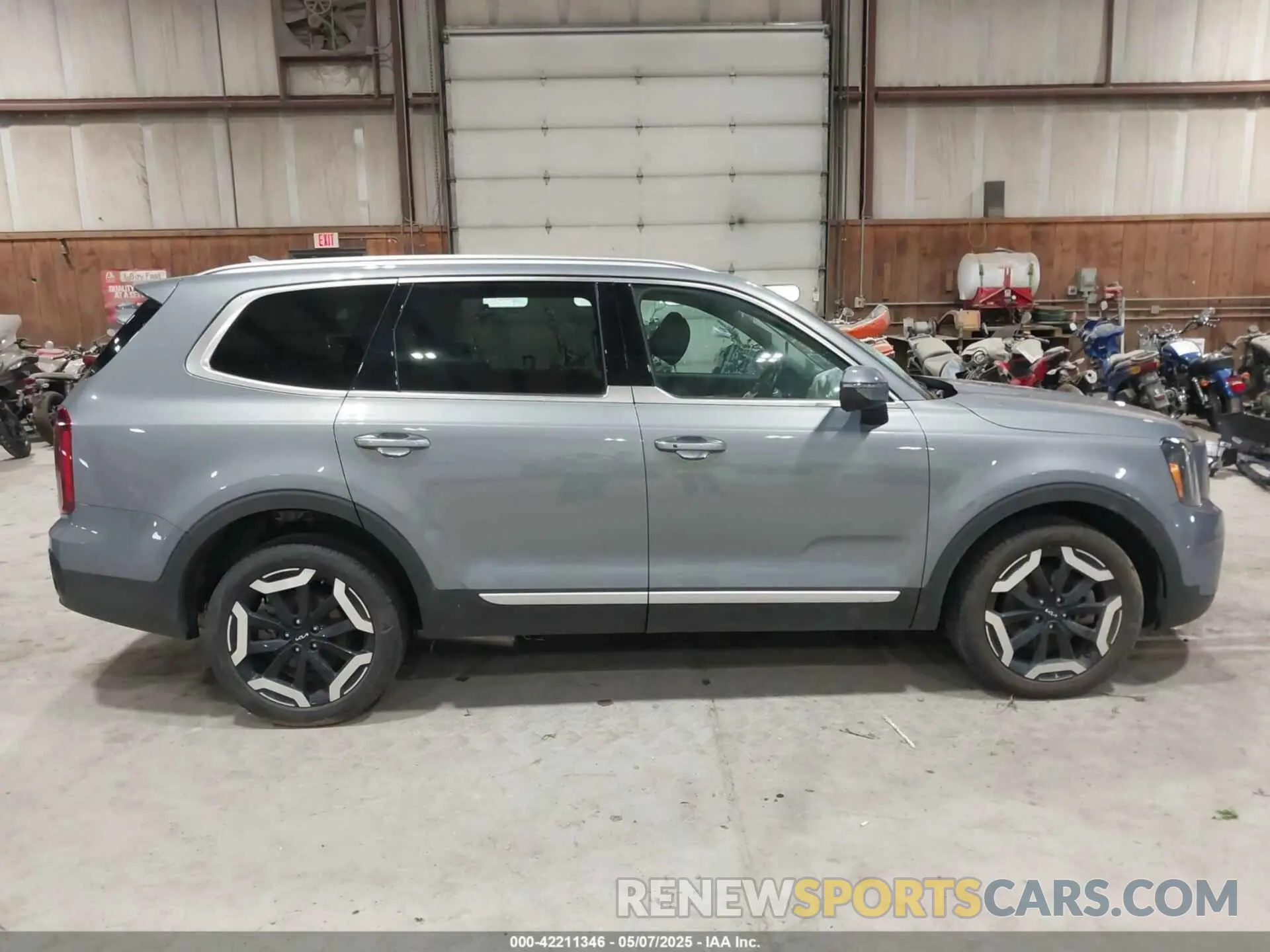 13 Photograph of a damaged car 5XYP6DGC3PG407285 KIA TELLURIDE 2023