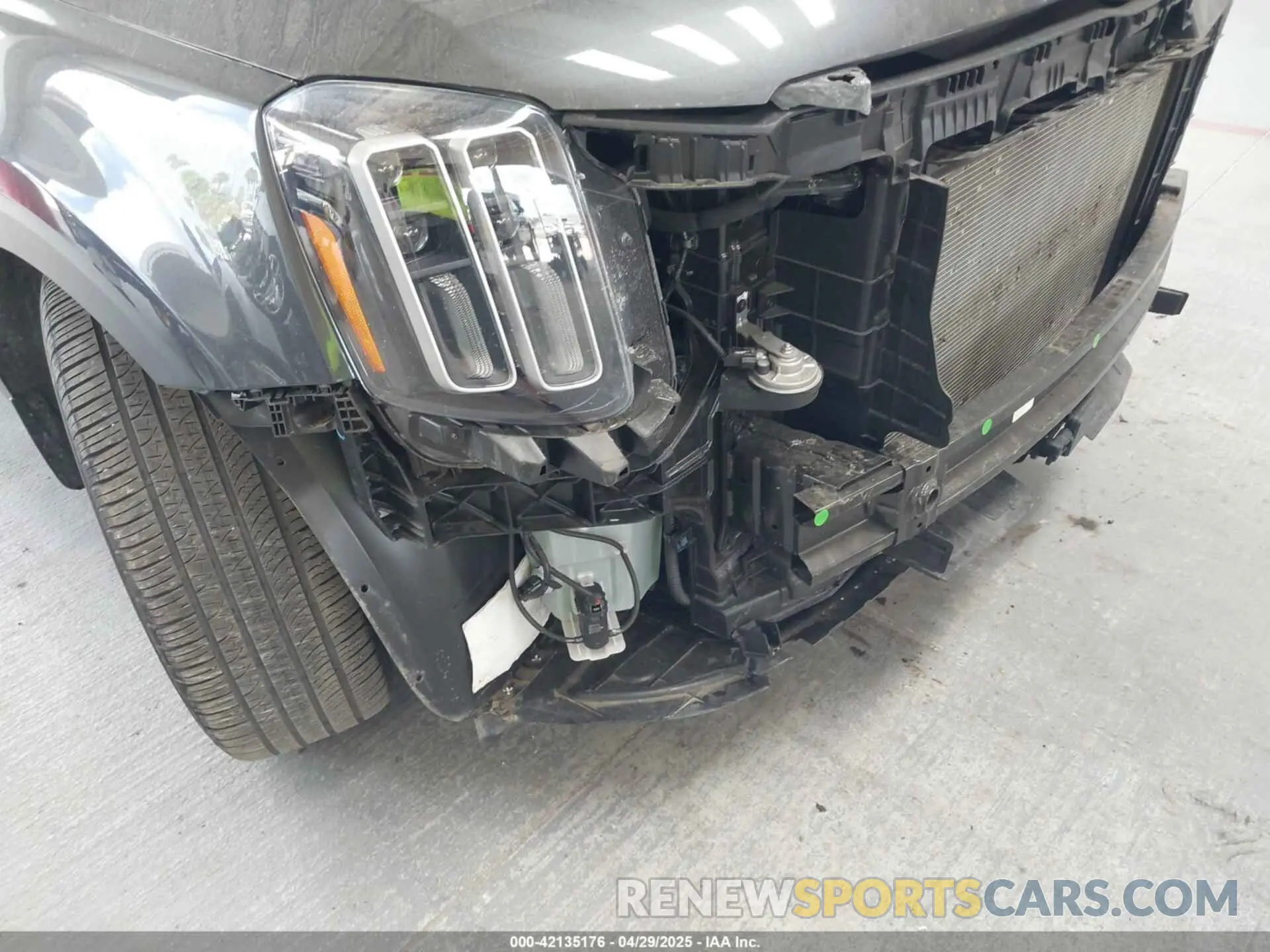 6 Photograph of a damaged car 5XYP6DGC7PG405488 KIA TELLURIDE 2023