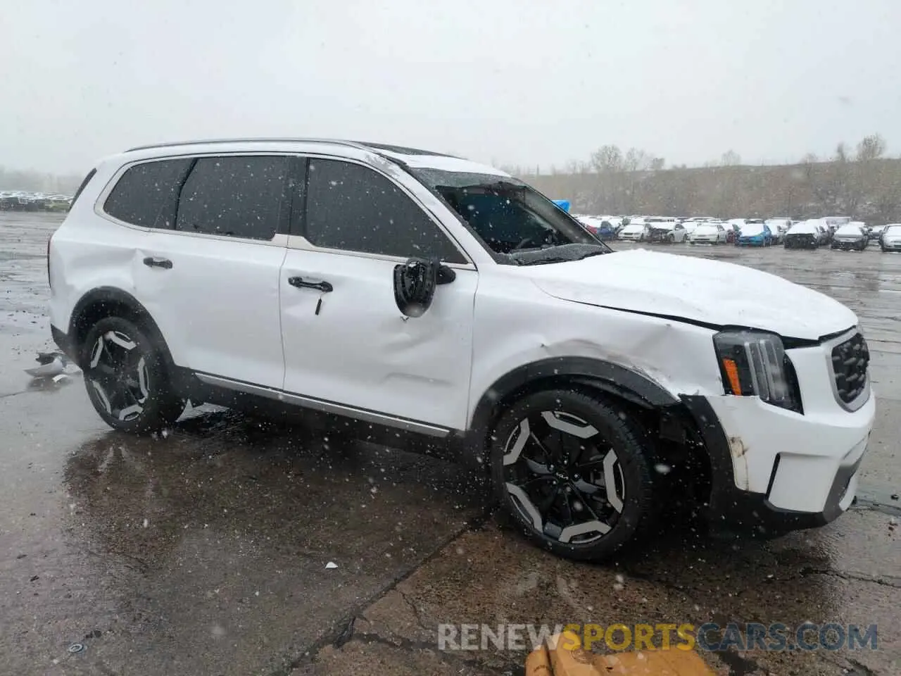 4 Photograph of a damaged car 5XYP6DGCXPG358814 KIA TELLURIDE 2023