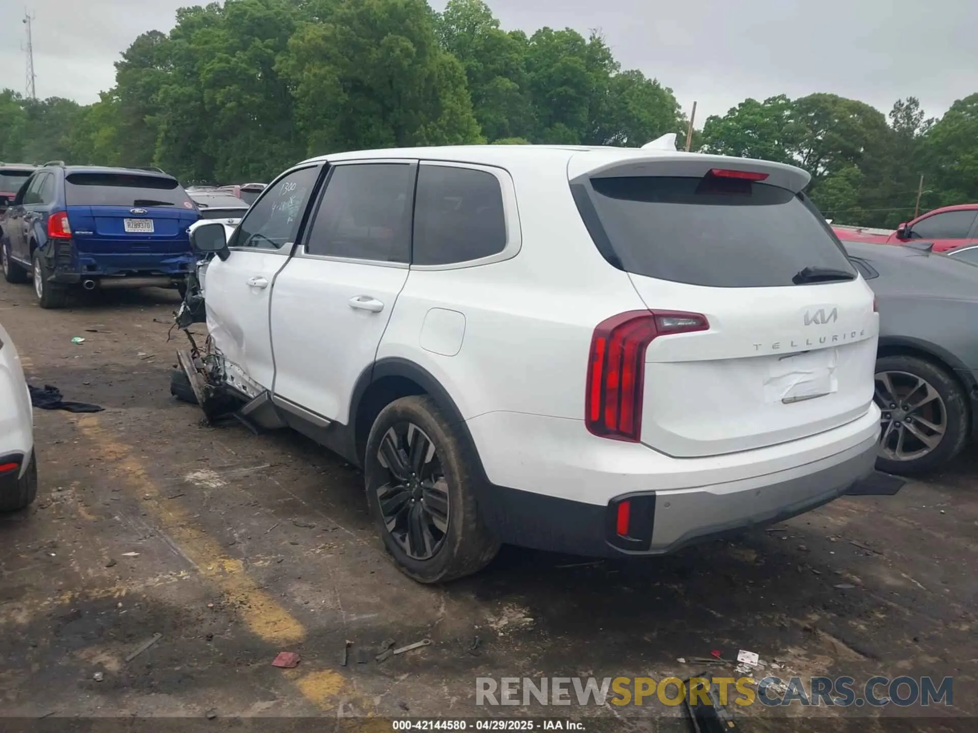 3 Photograph of a damaged car 5XYP24GC1RG411138 KIA TELLURIDE 2024