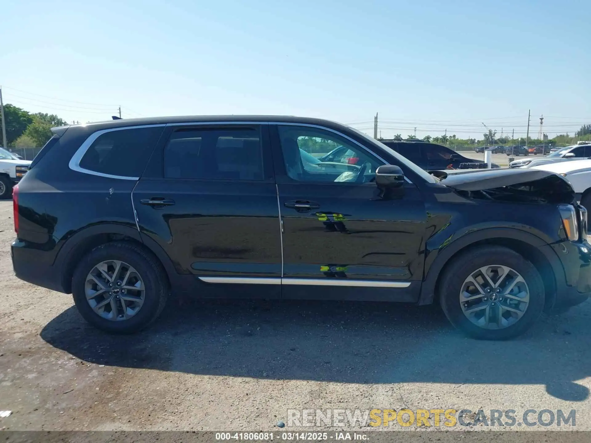 14 Photograph of a damaged car 5XYP24GC6RG482724 KIA TELLURIDE 2024