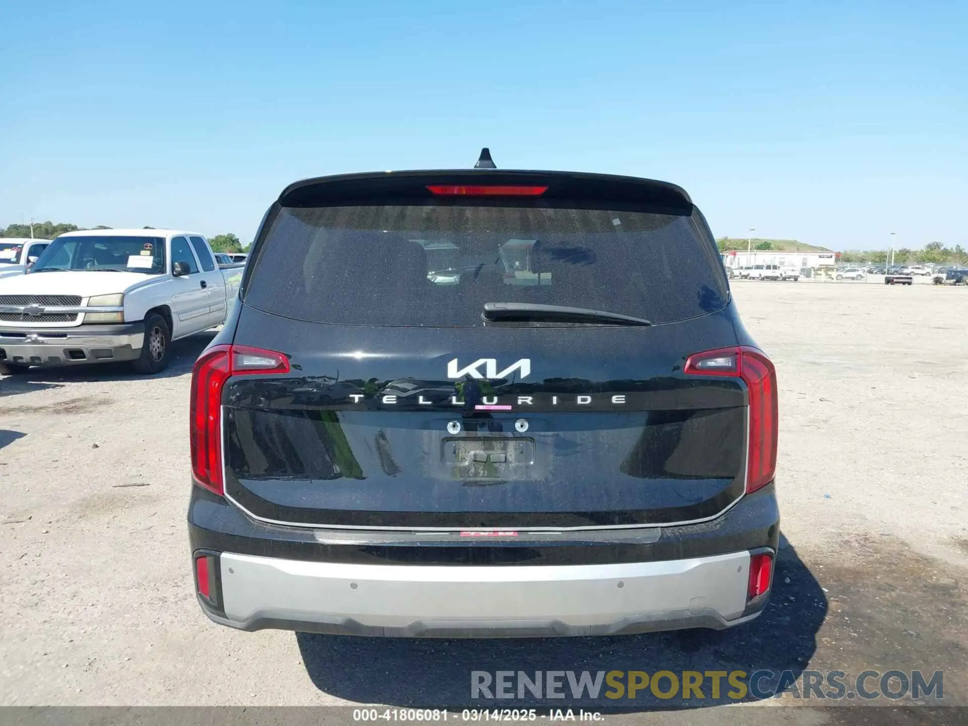 17 Photograph of a damaged car 5XYP24GC6RG482724 KIA TELLURIDE 2024