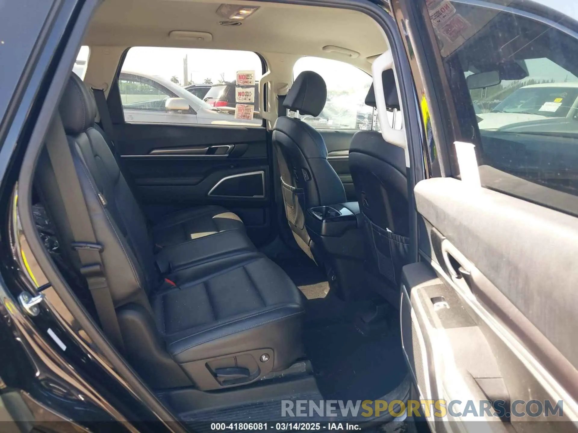 8 Photograph of a damaged car 5XYP24GC6RG482724 KIA TELLURIDE 2024