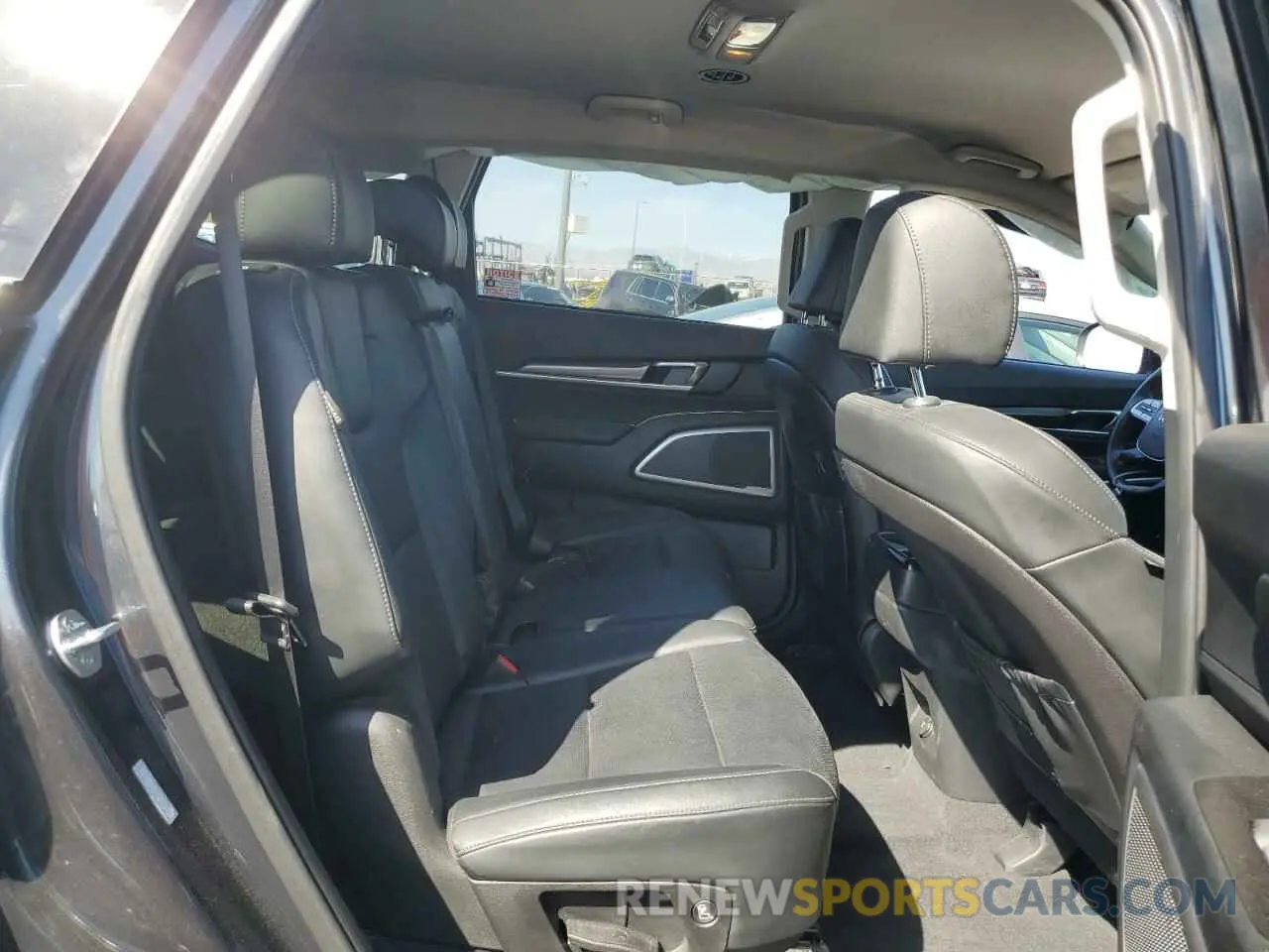 11 Photograph of a damaged car 5XYP24GC9RG482751 KIA TELLURIDE 2024
