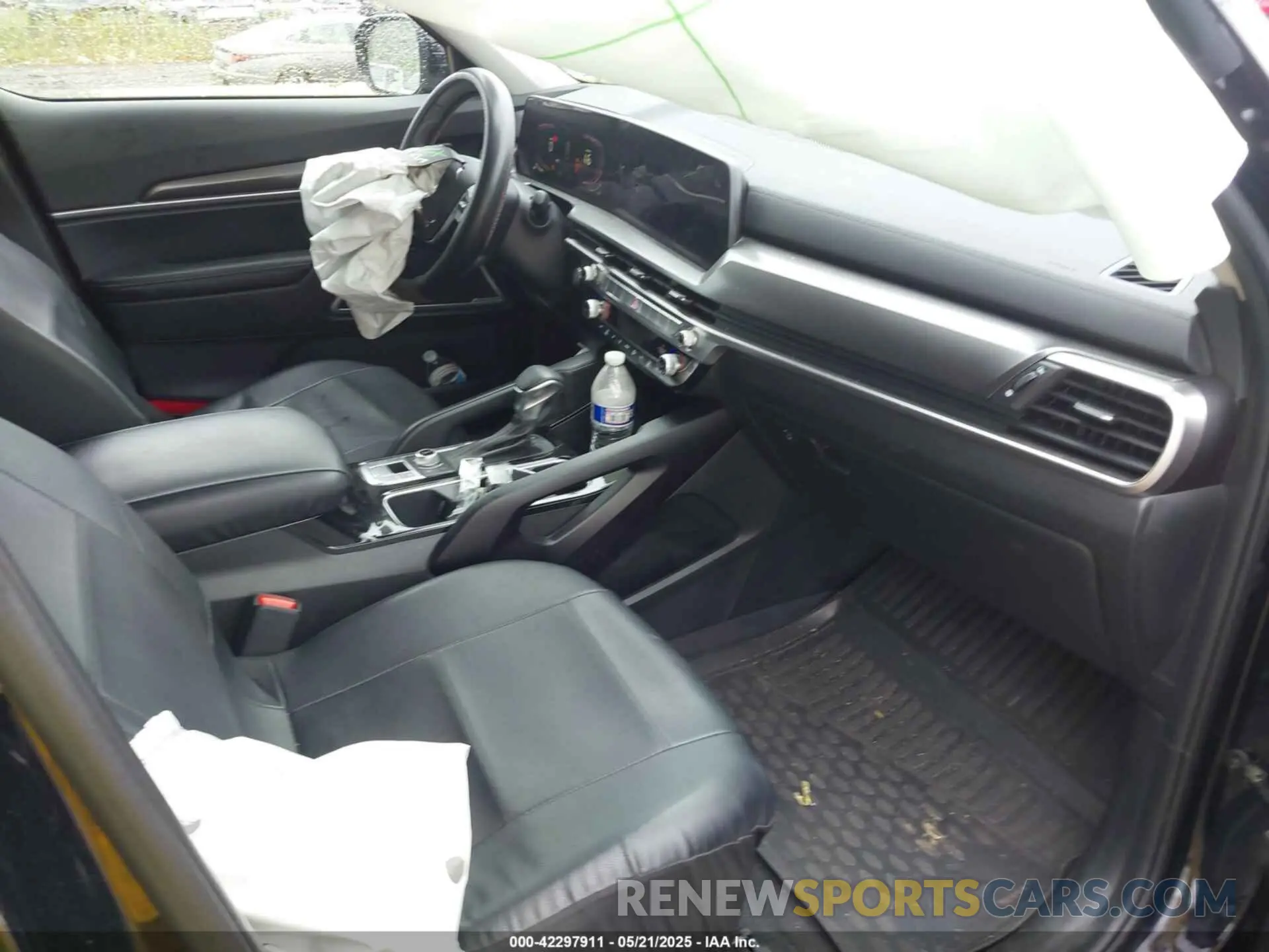 5 Photograph of a damaged car 5XYP2DGC5RG494993 KIA TELLURIDE 2024