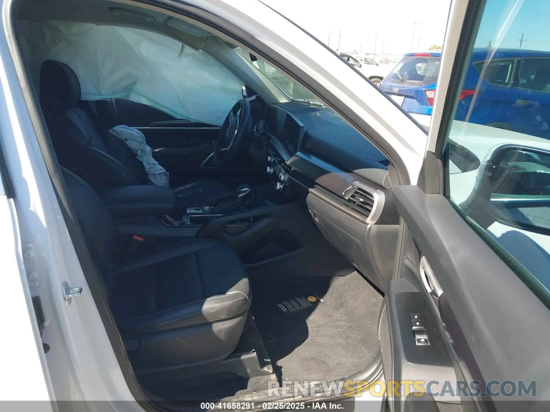 5 Photograph of a damaged car 5XYP2DGC9RG539661 KIA TELLURIDE 2024