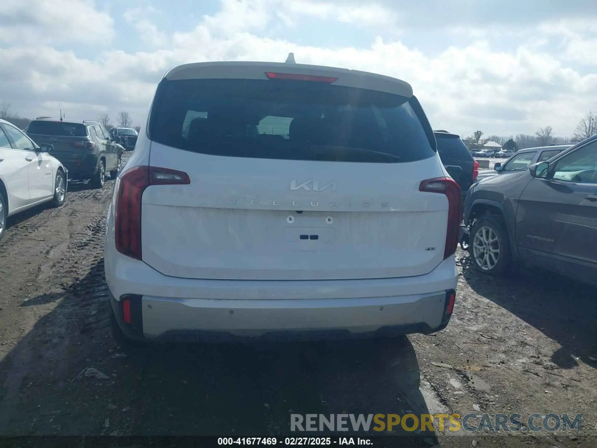 17 Photograph of a damaged car 5XYP2DGCXRG524893 KIA TELLURIDE 2024