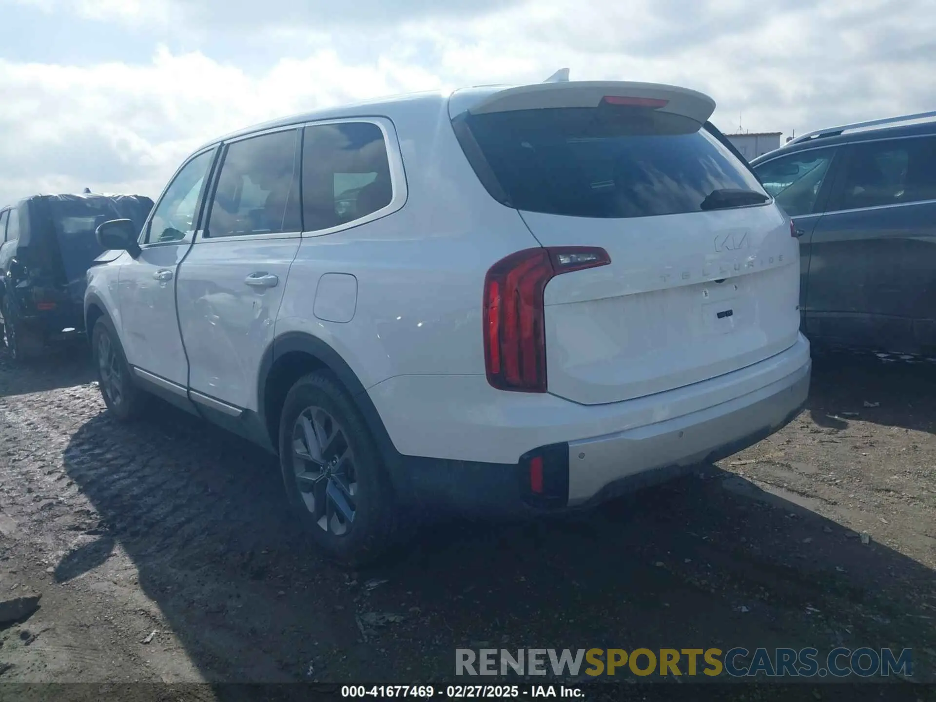 3 Photograph of a damaged car 5XYP2DGCXRG524893 KIA TELLURIDE 2024