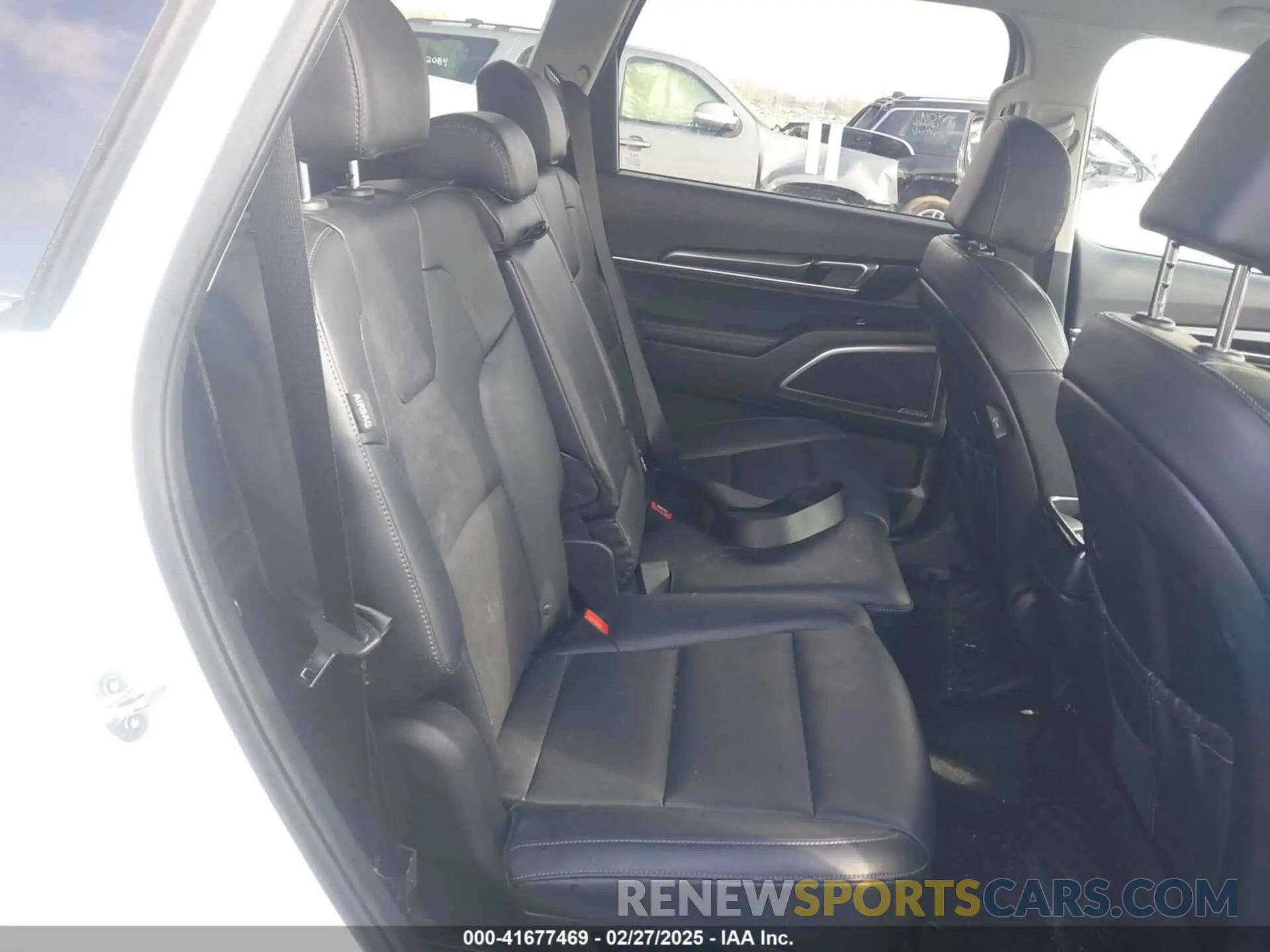 8 Photograph of a damaged car 5XYP2DGCXRG524893 KIA TELLURIDE 2024