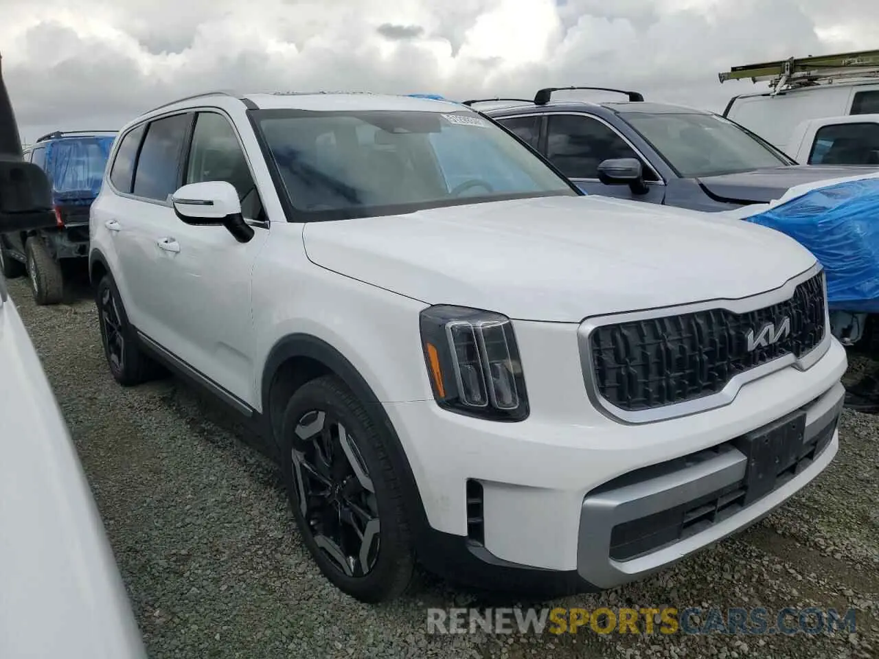 4 Photograph of a damaged car 5XYP34GC7RG504047 KIA TELLURIDE 2024