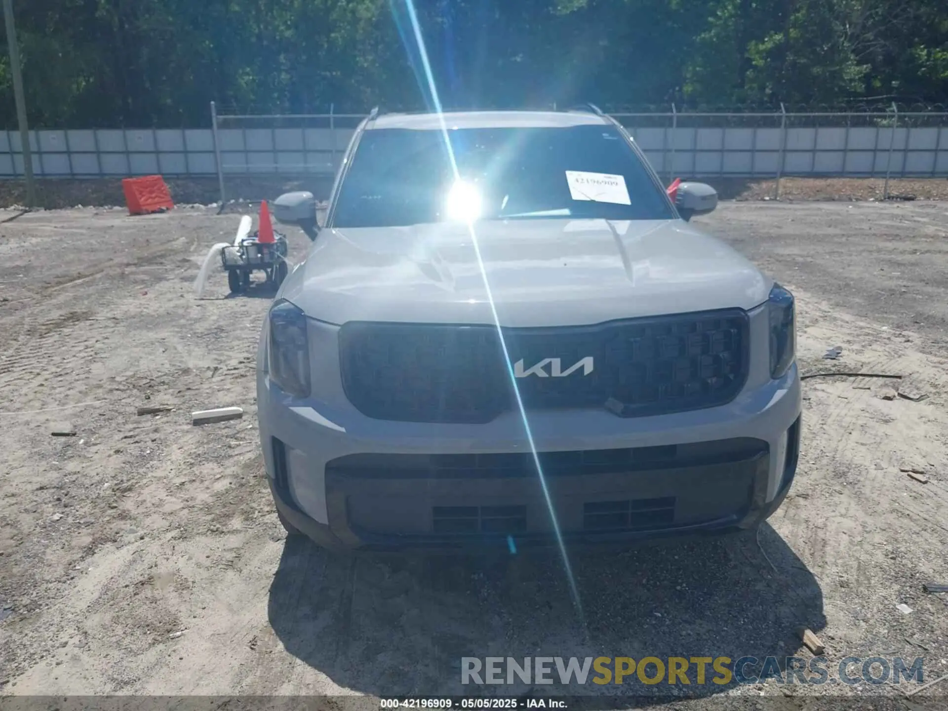 12 Photograph of a damaged car 5XYP3DGC0RG418854 KIA TELLURIDE 2024