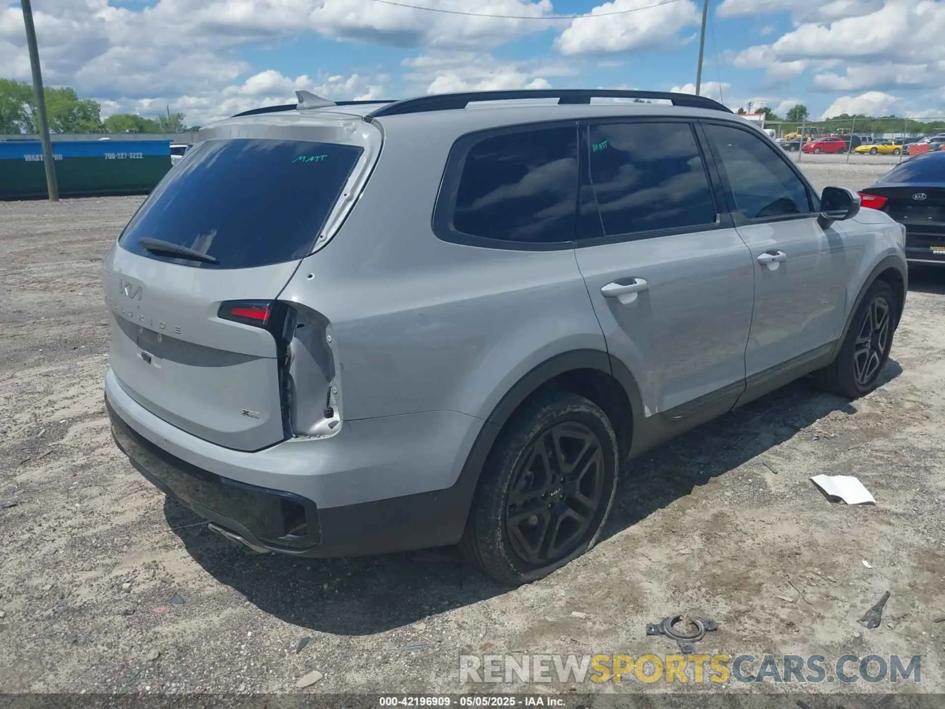 4 Photograph of a damaged car 5XYP3DGC0RG418854 KIA TELLURIDE 2024