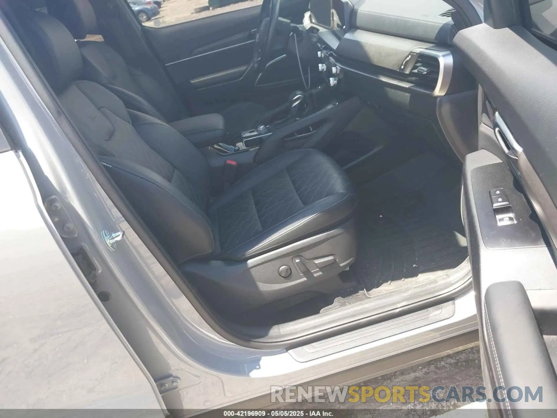 5 Photograph of a damaged car 5XYP3DGC0RG418854 KIA TELLURIDE 2024