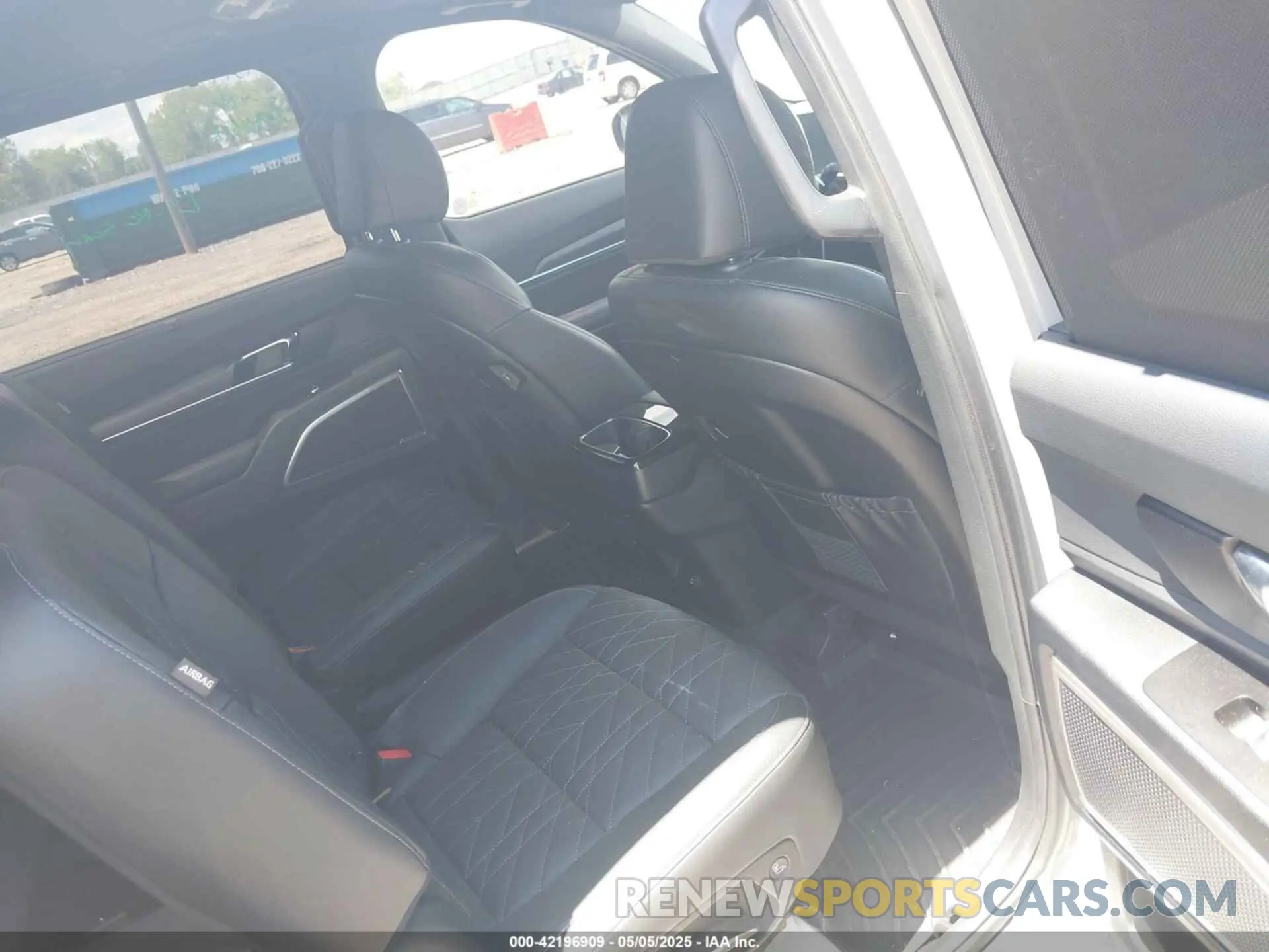 8 Photograph of a damaged car 5XYP3DGC0RG418854 KIA TELLURIDE 2024