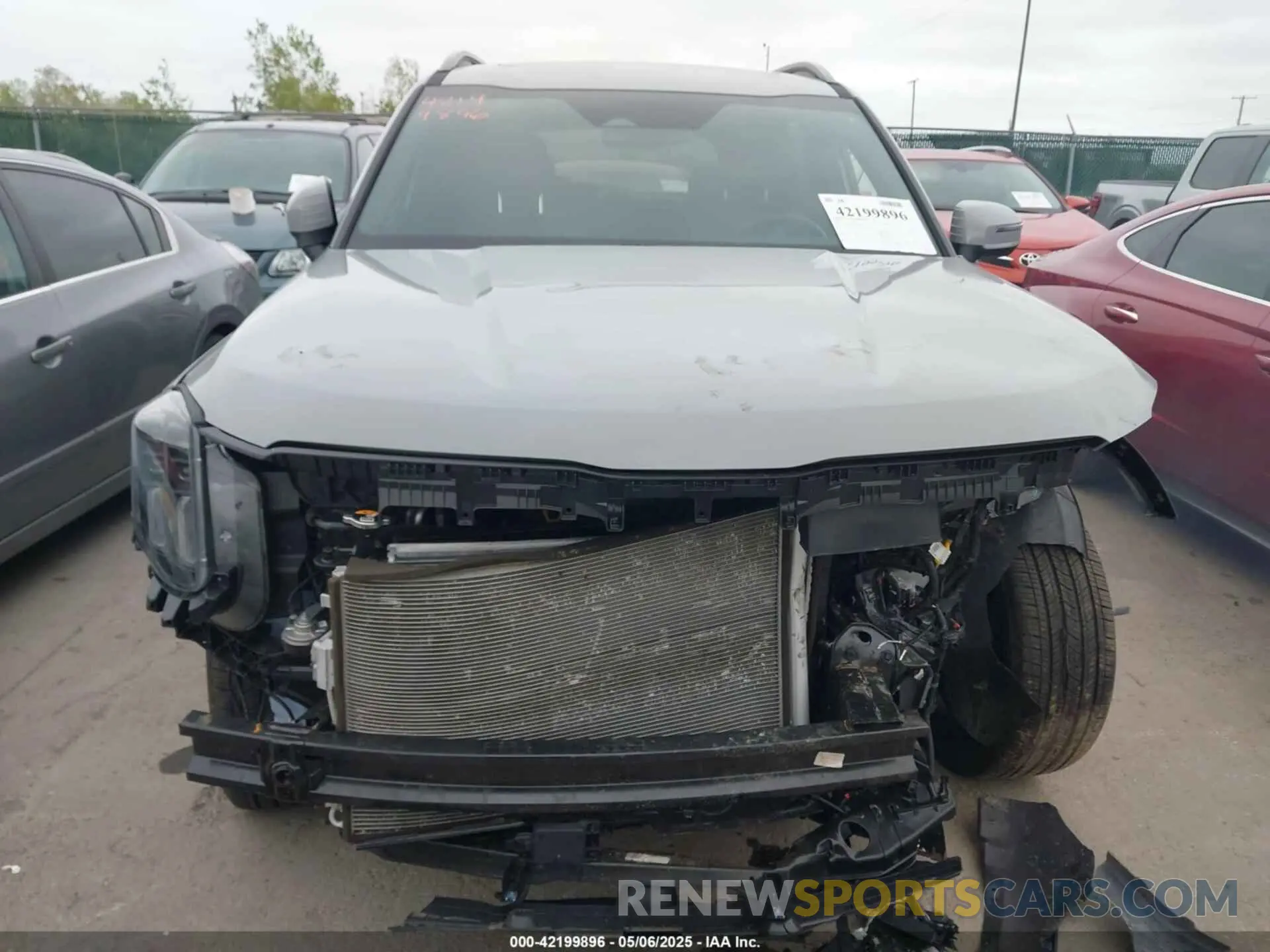13 Photograph of a damaged car 5XYP3DGC0RG501992 KIA TELLURIDE 2024