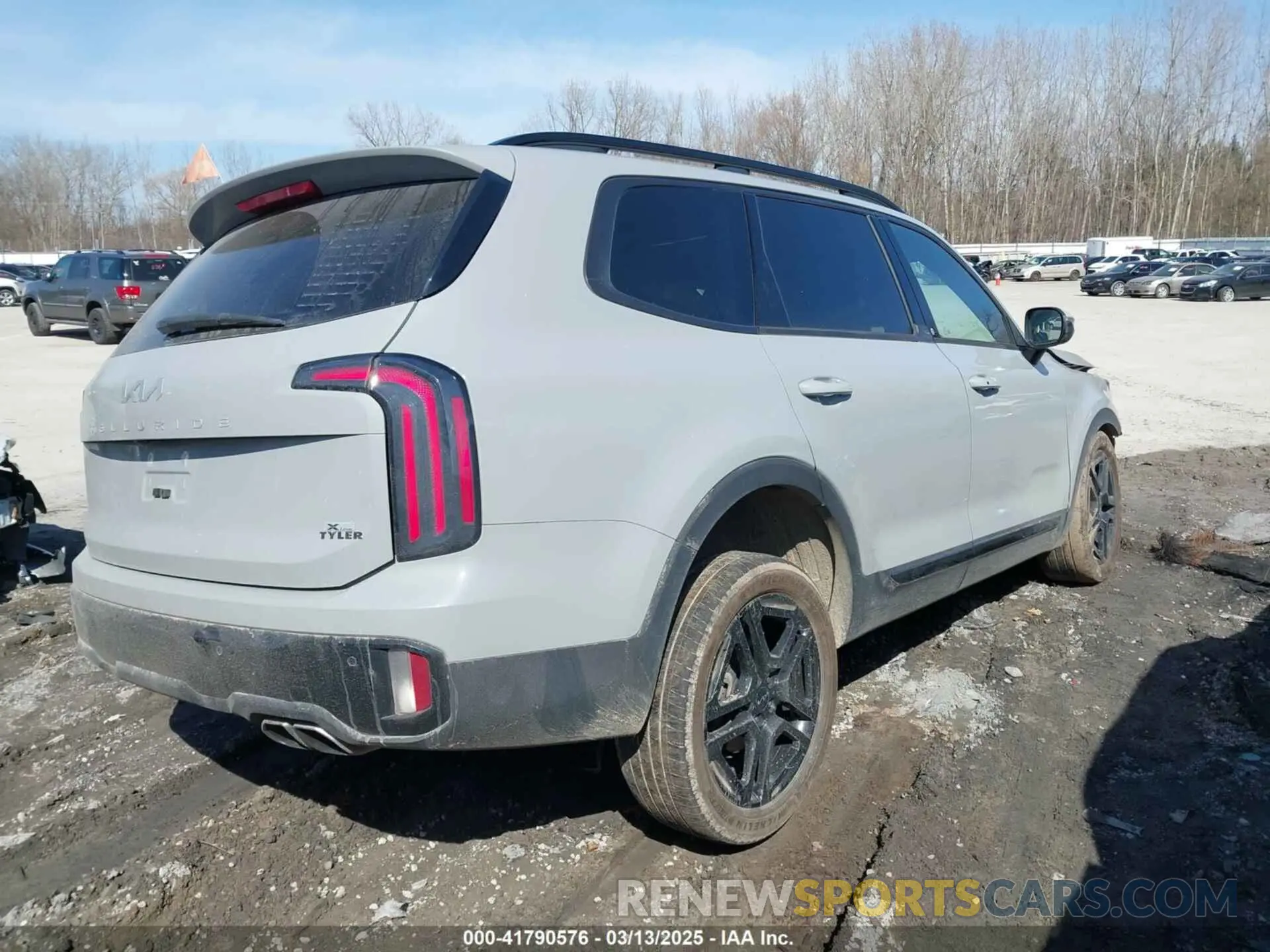 4 Photograph of a damaged car 5XYP3DGC1RG418796 KIA TELLURIDE 2024