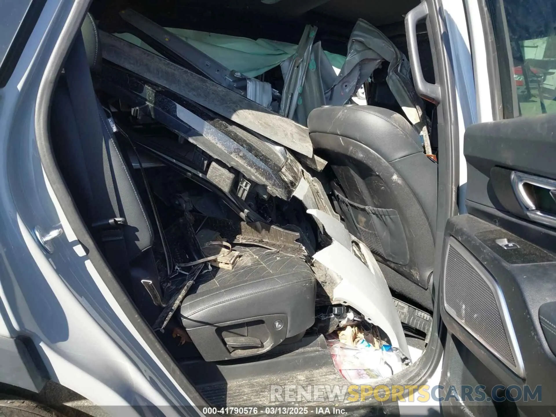 8 Photograph of a damaged car 5XYP3DGC1RG418796 KIA TELLURIDE 2024