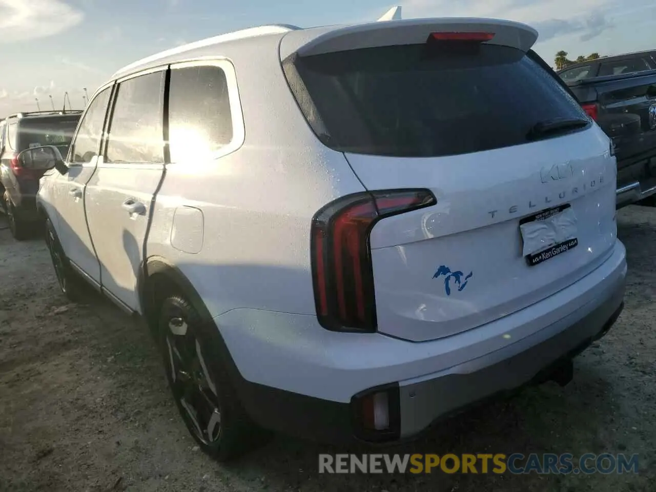 2 Photograph of a damaged car 5XYP3DGC1RG477153 KIA TELLURIDE 2024