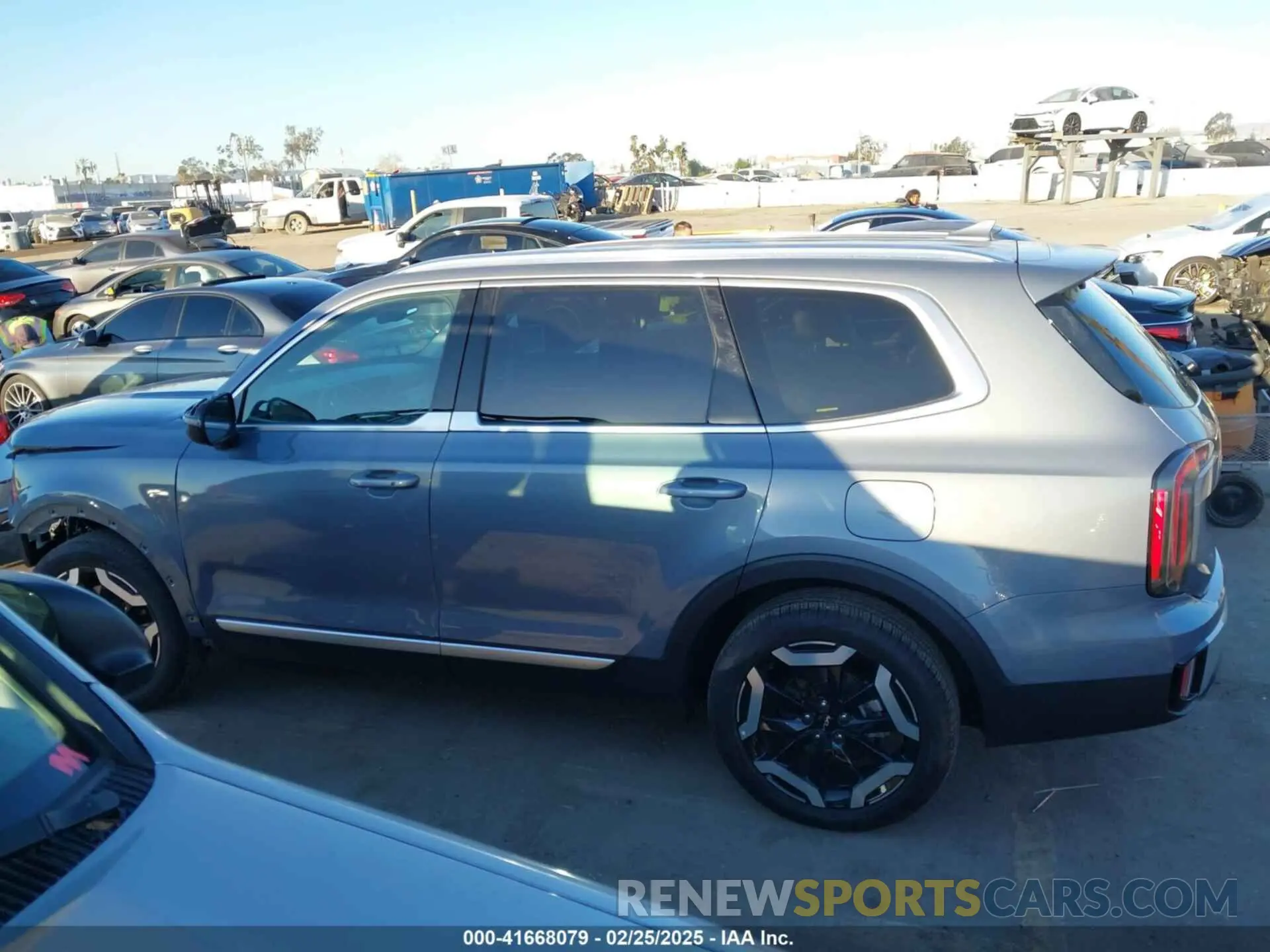14 Photograph of a damaged car 5XYP3DGC1RG488301 KIA TELLURIDE 2024