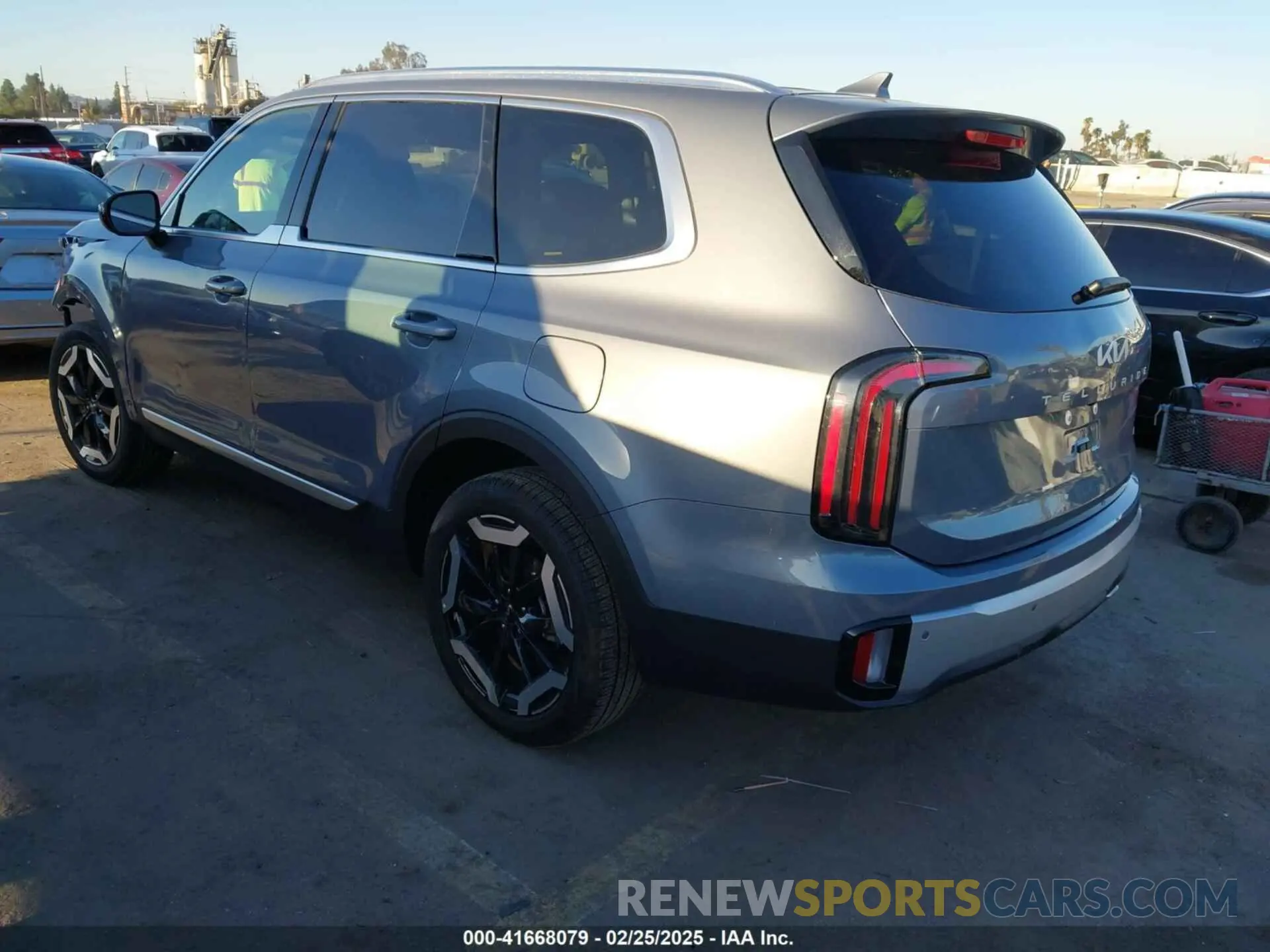 3 Photograph of a damaged car 5XYP3DGC1RG488301 KIA TELLURIDE 2024