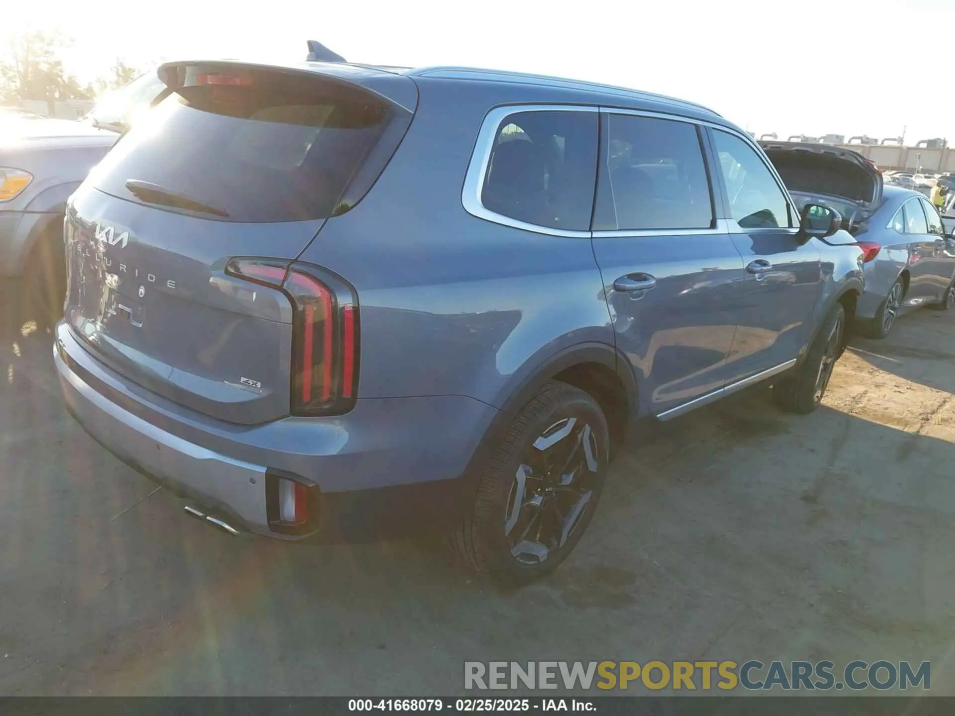 4 Photograph of a damaged car 5XYP3DGC1RG488301 KIA TELLURIDE 2024