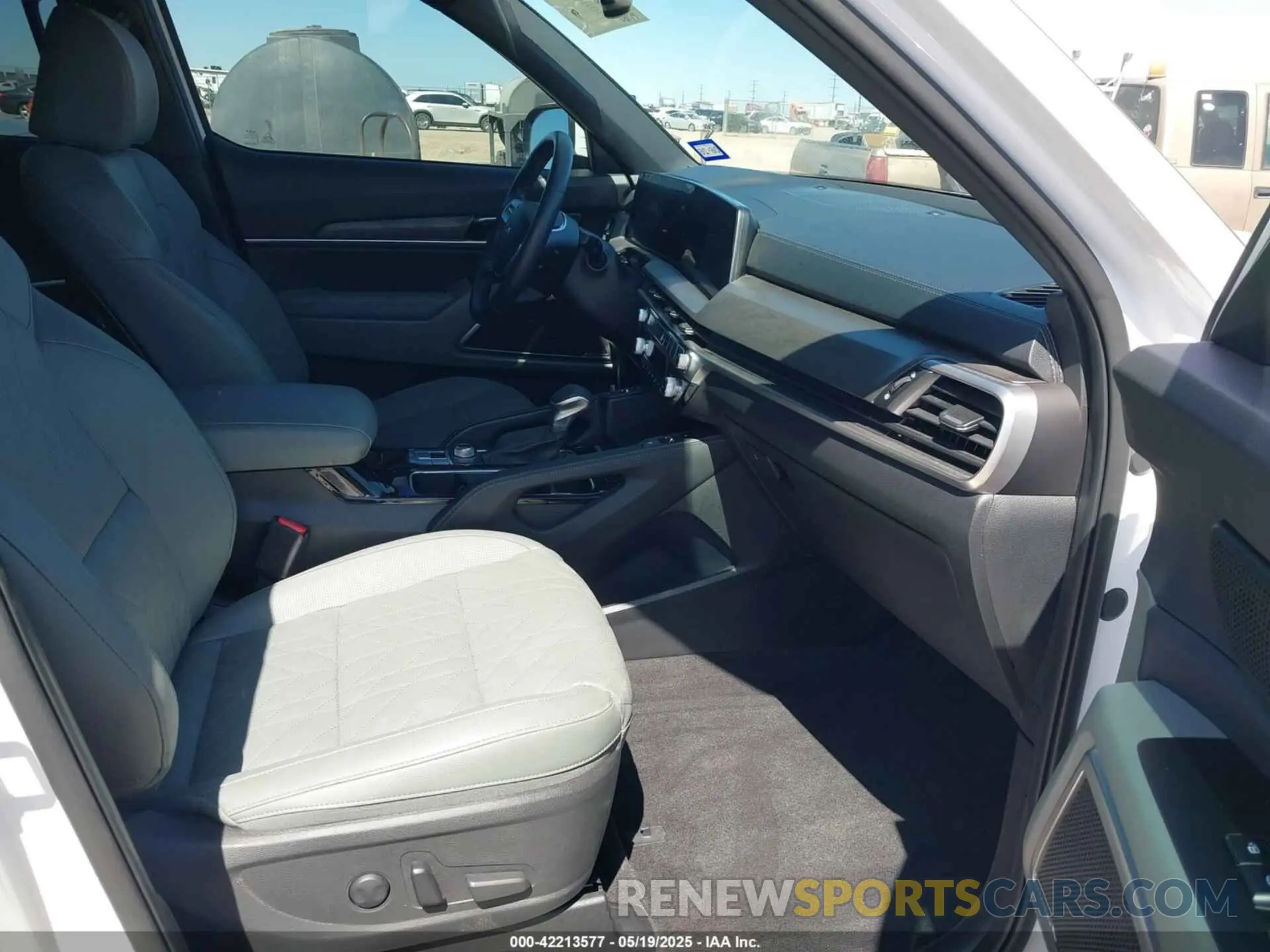 5 Photograph of a damaged car 5XYP3DGC1RG518591 KIA TELLURIDE 2024